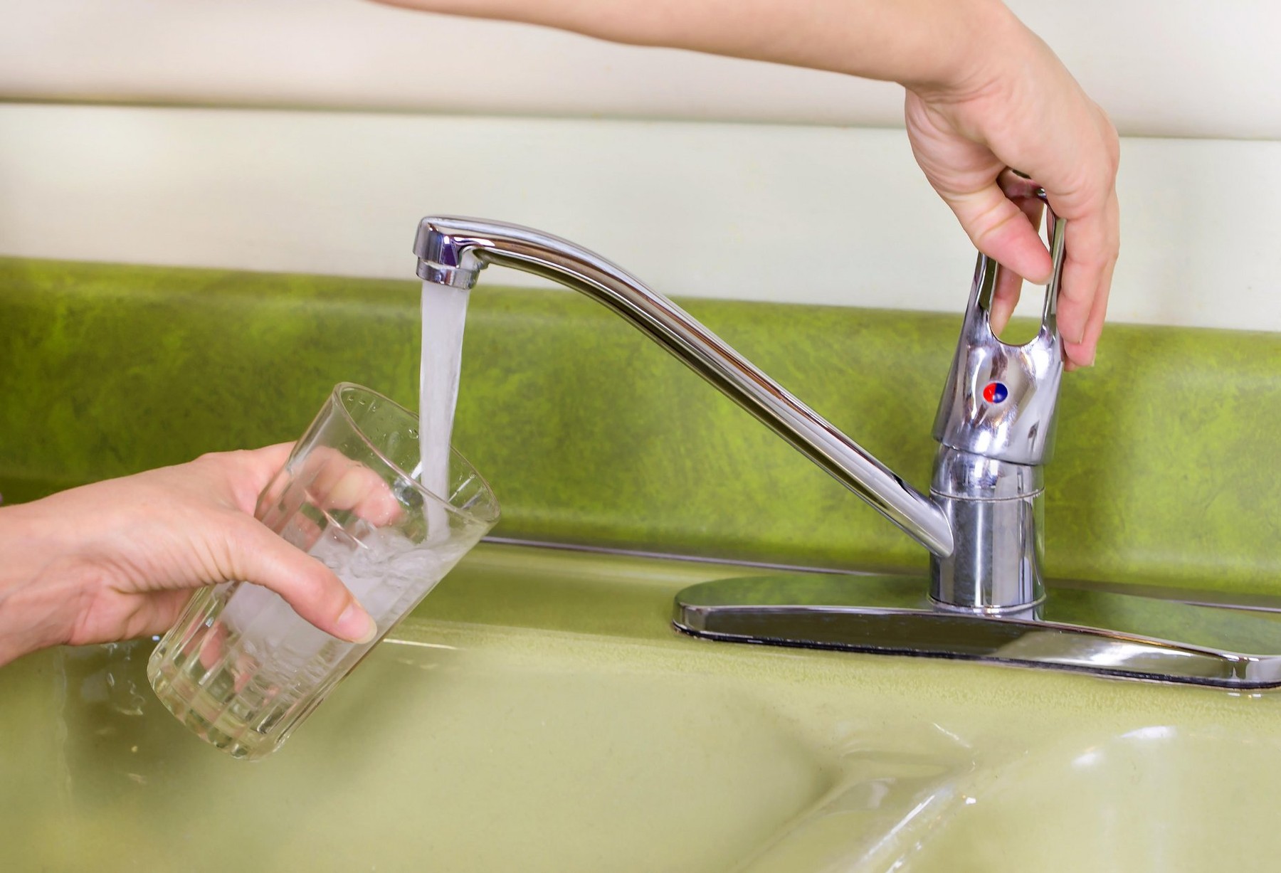 Glass of fresh water from kitchen sink