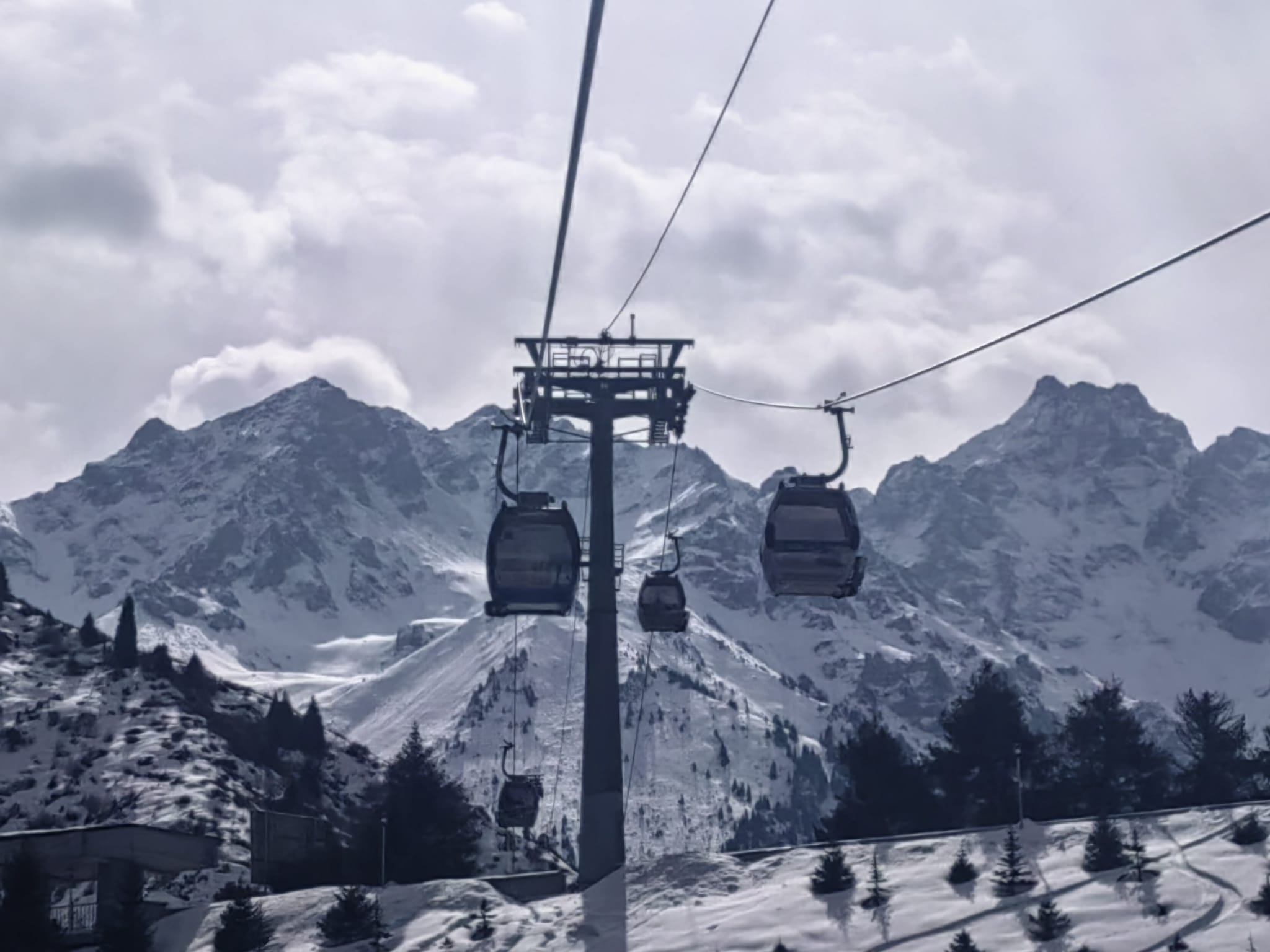 Žičara koja vozi do Šimbulaka u Kazahstanu / Privatne fotografije / Ana Raić