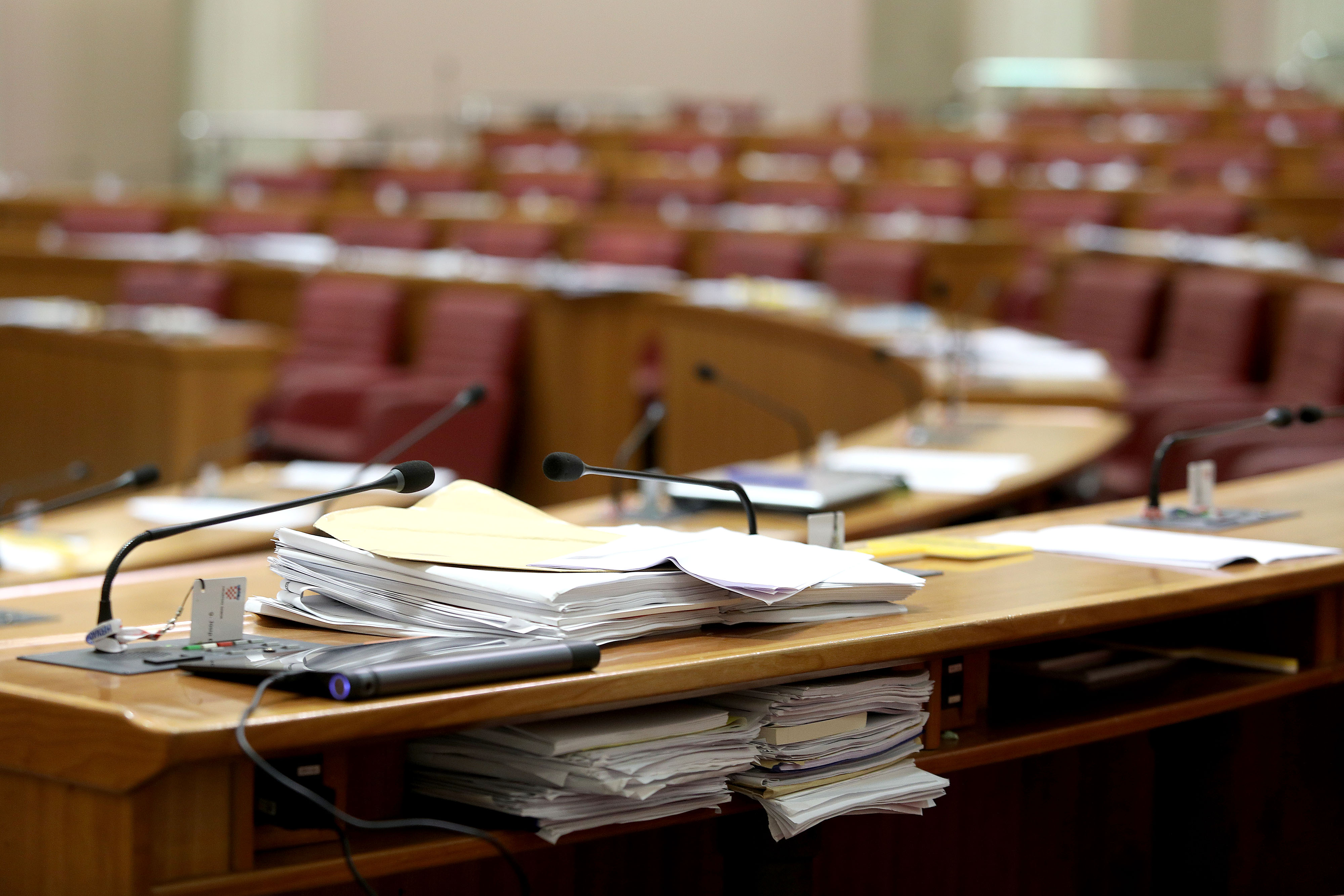 Sabor ostaje prazan do 15. sije?nja, ostaju samo djelatnici i blagdanske dekoracije