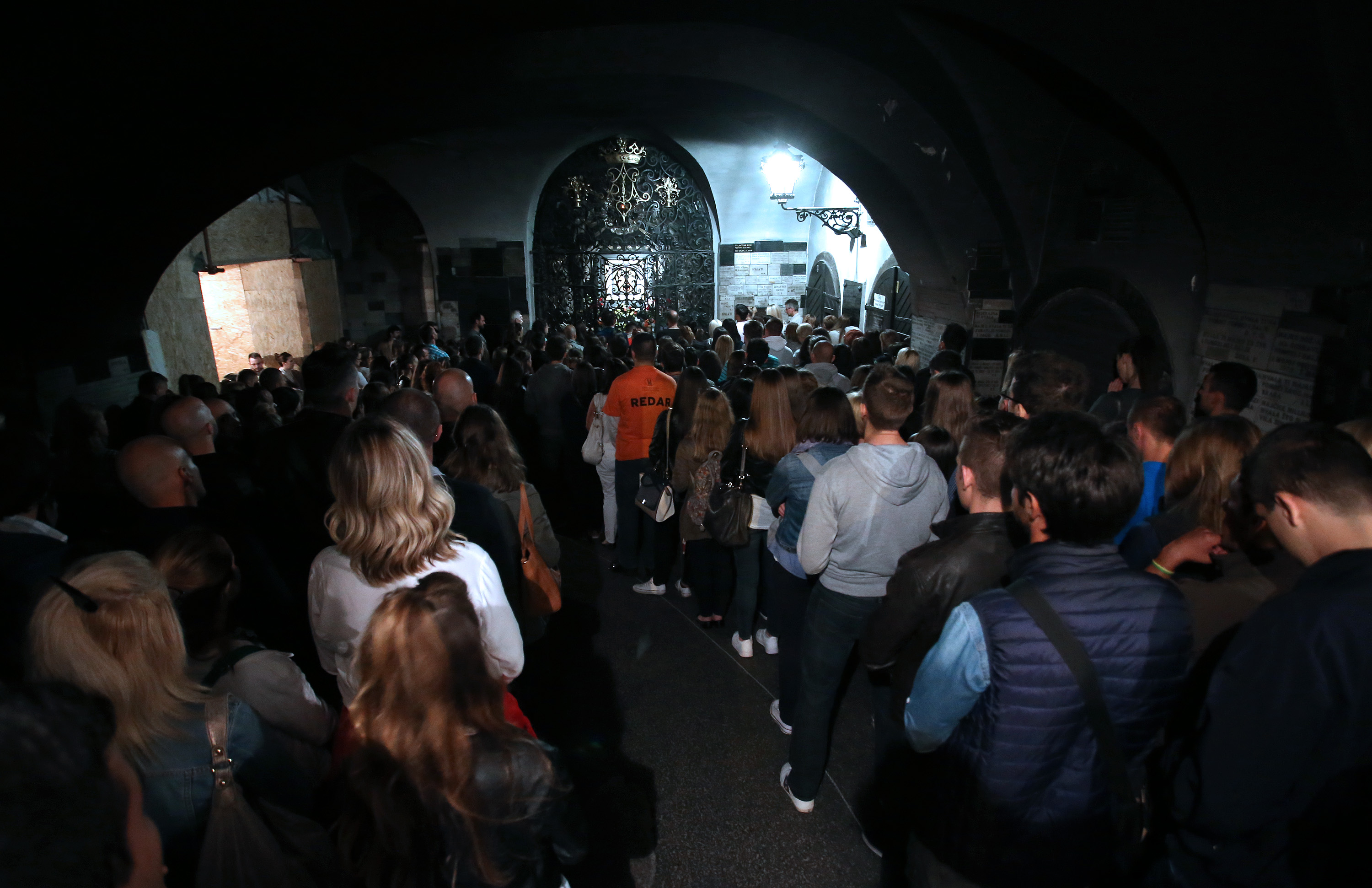 molitva, kamenita vrata