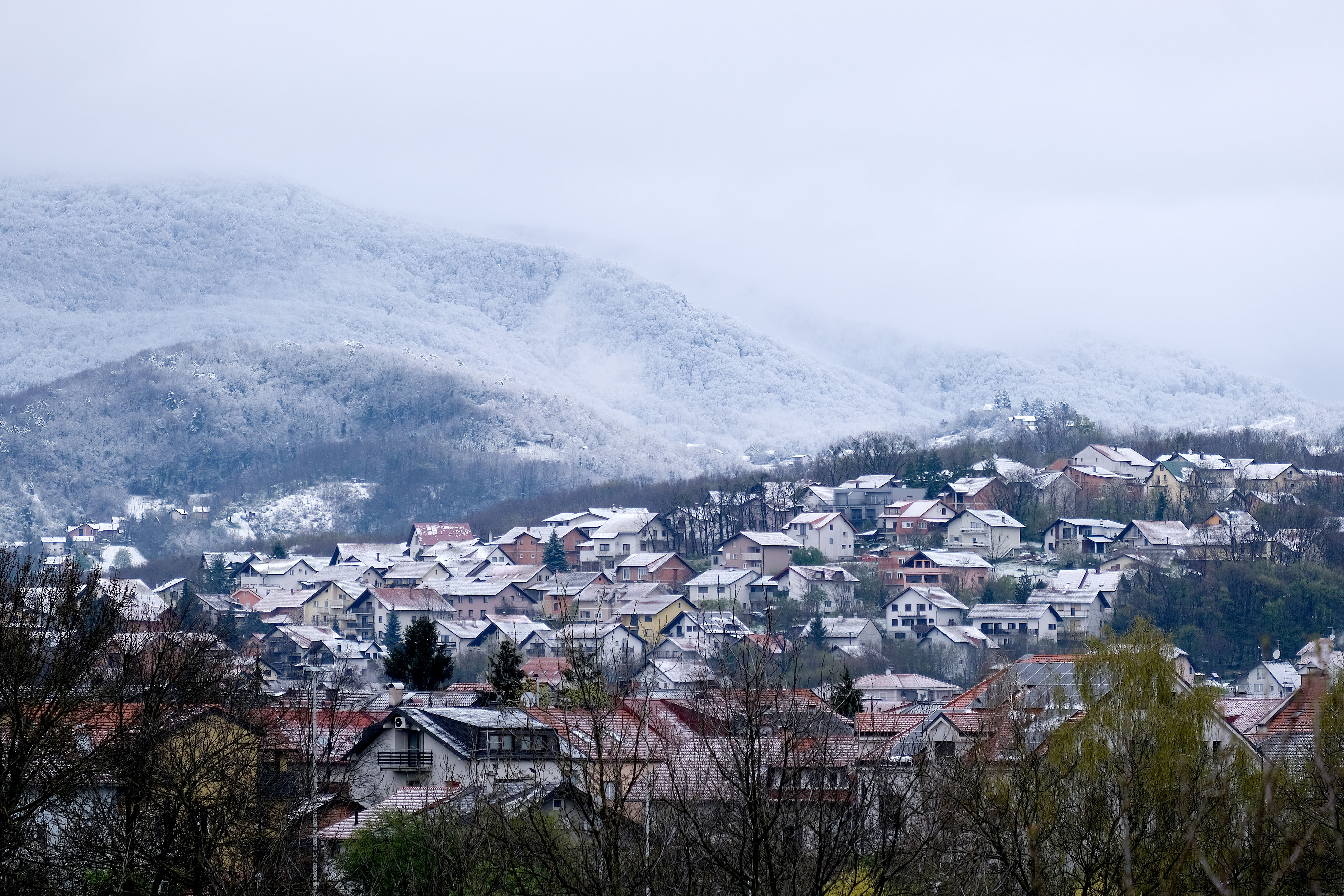 Zagreb: Sljeme i podsljemenska naselja pod snijegom