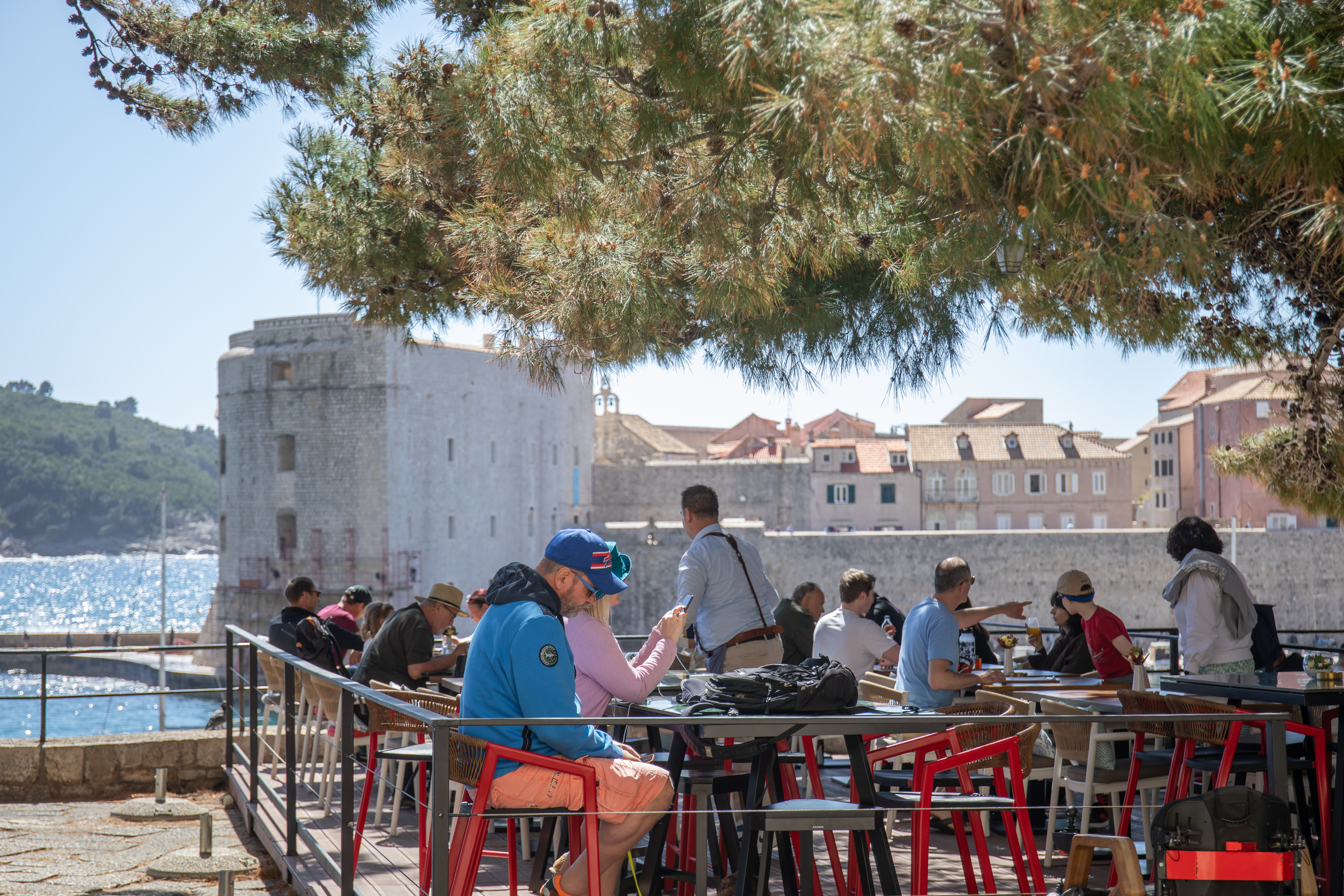 Turisti u Dubrovniku uživali u plaži, moru, ali i gradskim znamenitostima