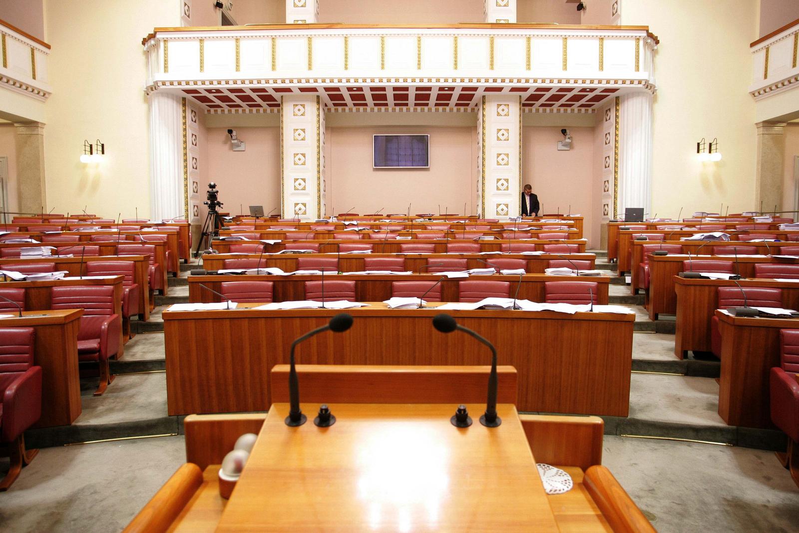 ARHIVA - Zagreb: Zastupnici 6. saziva Hrvatskog sabora