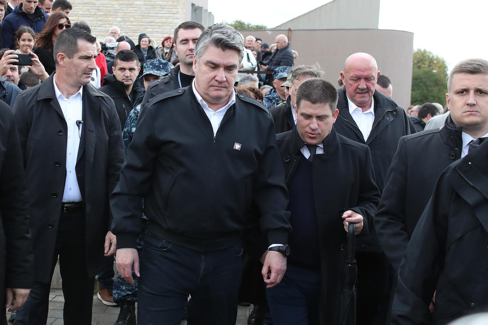 Predsjednik Milanović u Škrabrnju  povodom obilježavanja Dana sjećanja na žrtvu Škabrnje