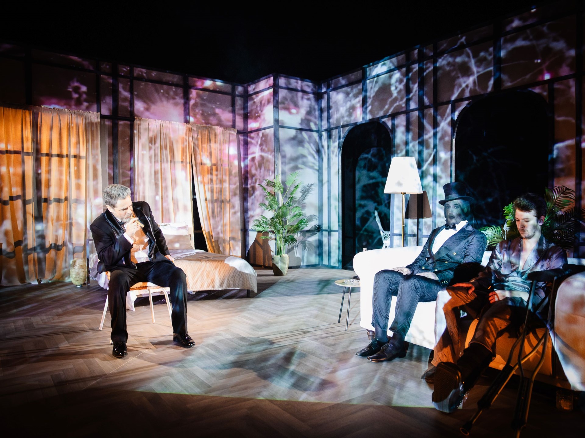 Mačka na limenom krovu