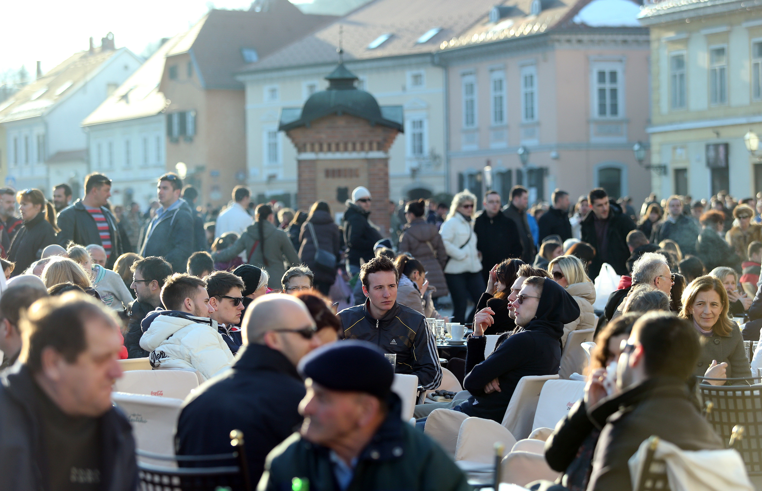 Samobor: elja za kremnitama stvorila guvu na glavnom gradskom trgu