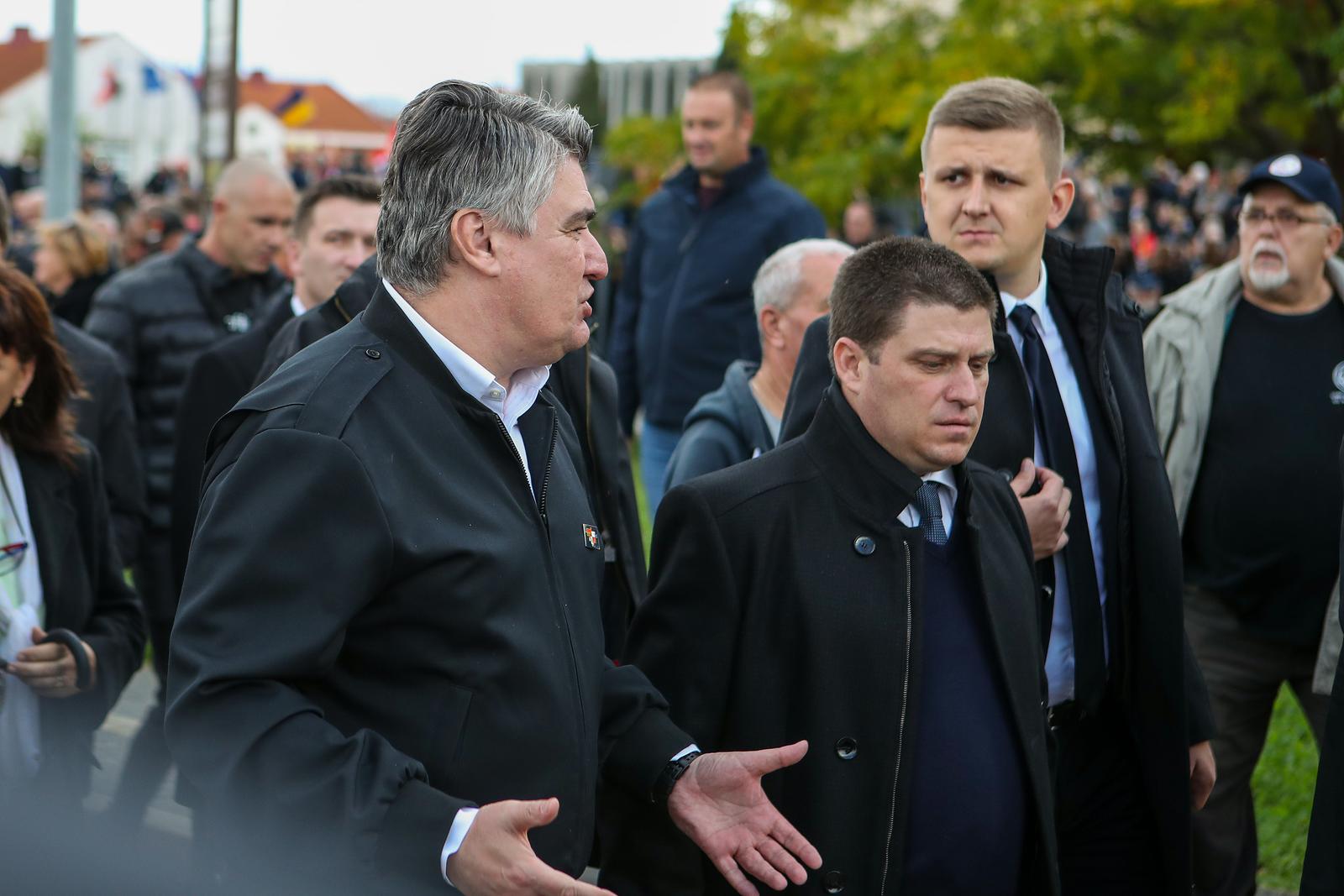 Predsjednik Milanović u Škrabrnju  povodom obilježavanja Dana sjećanja na žrtvu Škabrnje