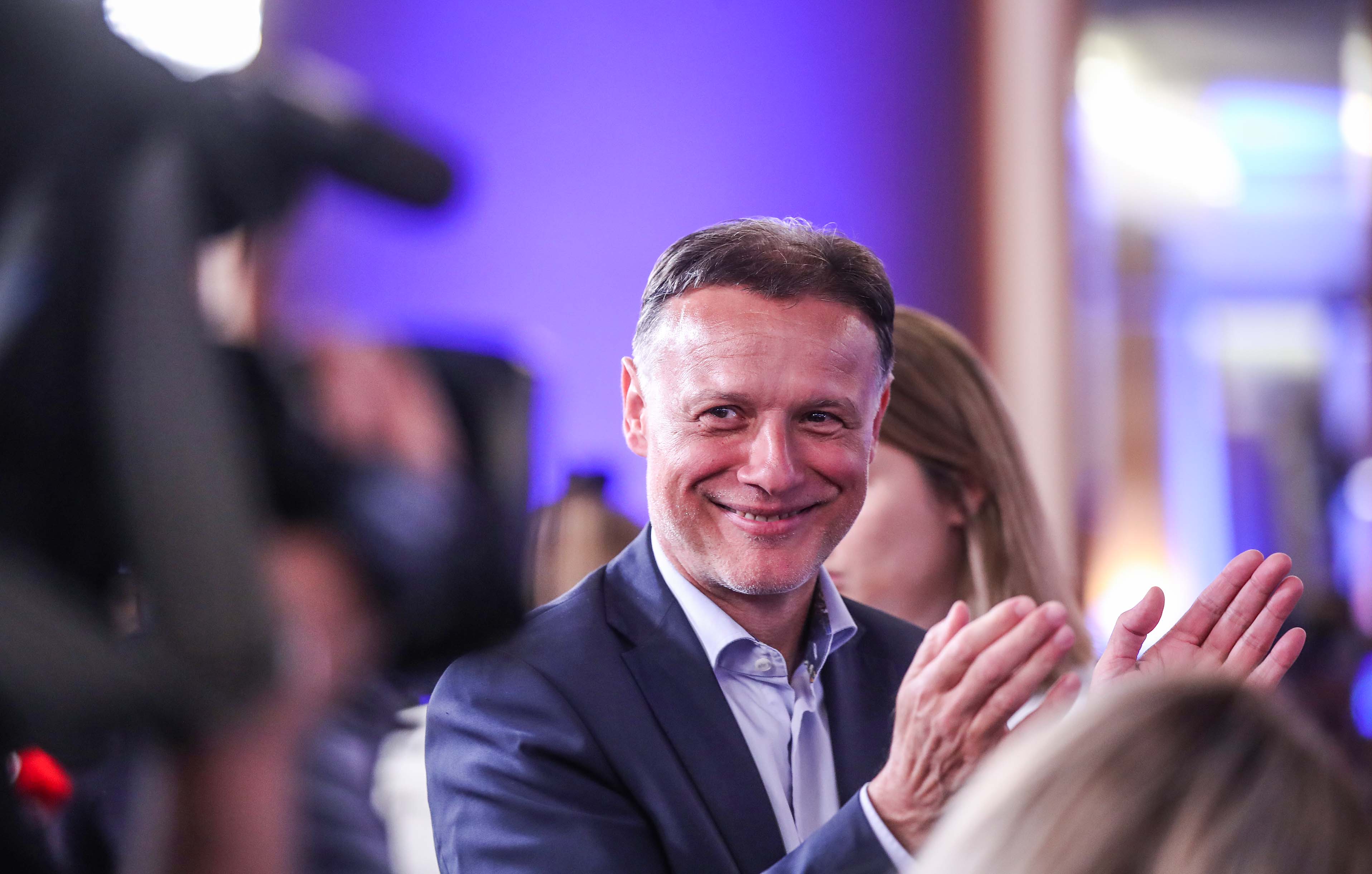 Zagreb: Slavlje u stožeru HDZ nakon prvih privremenih rezultata