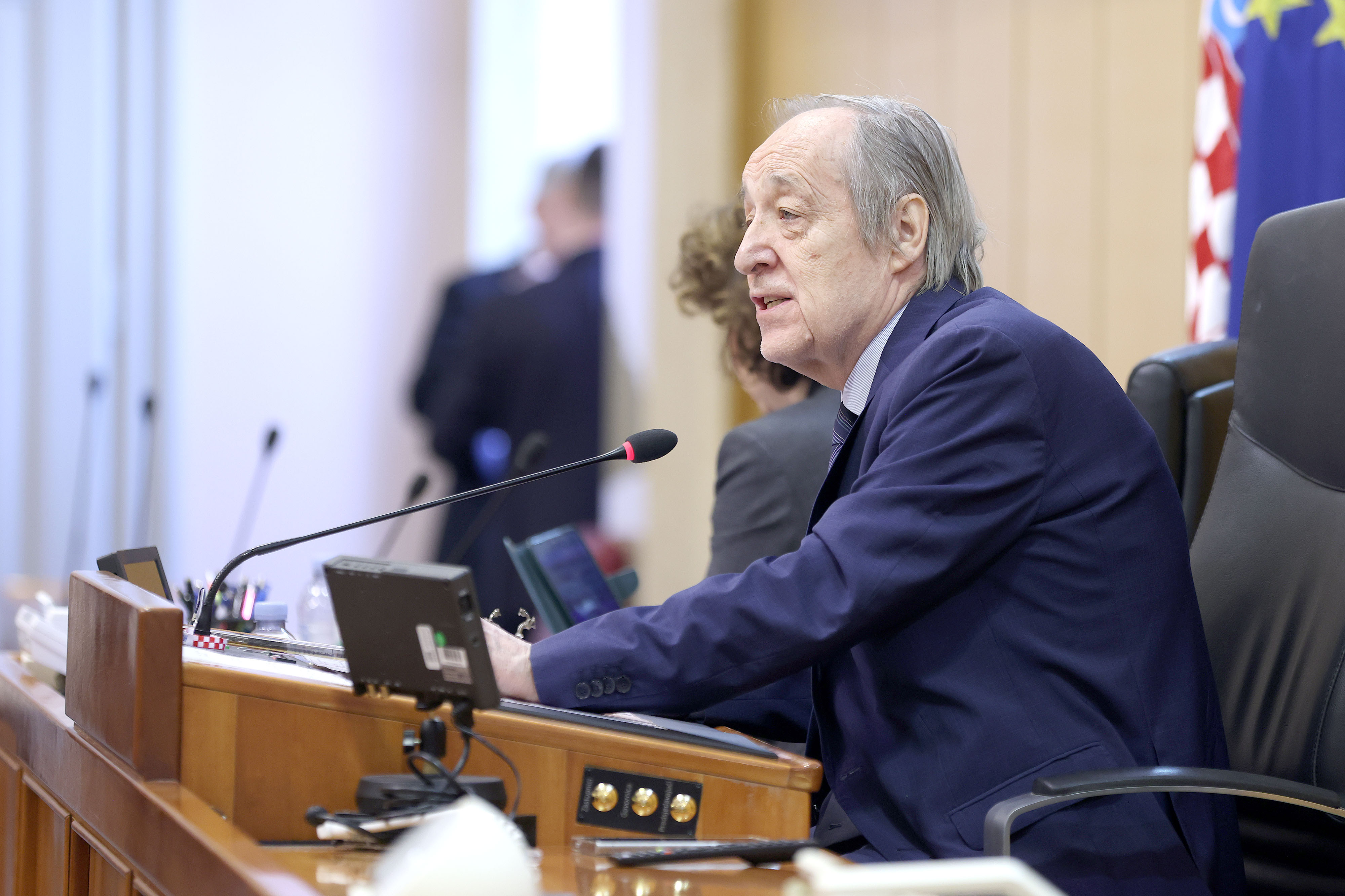 Zagreb: U Saboru započelo glasovanje