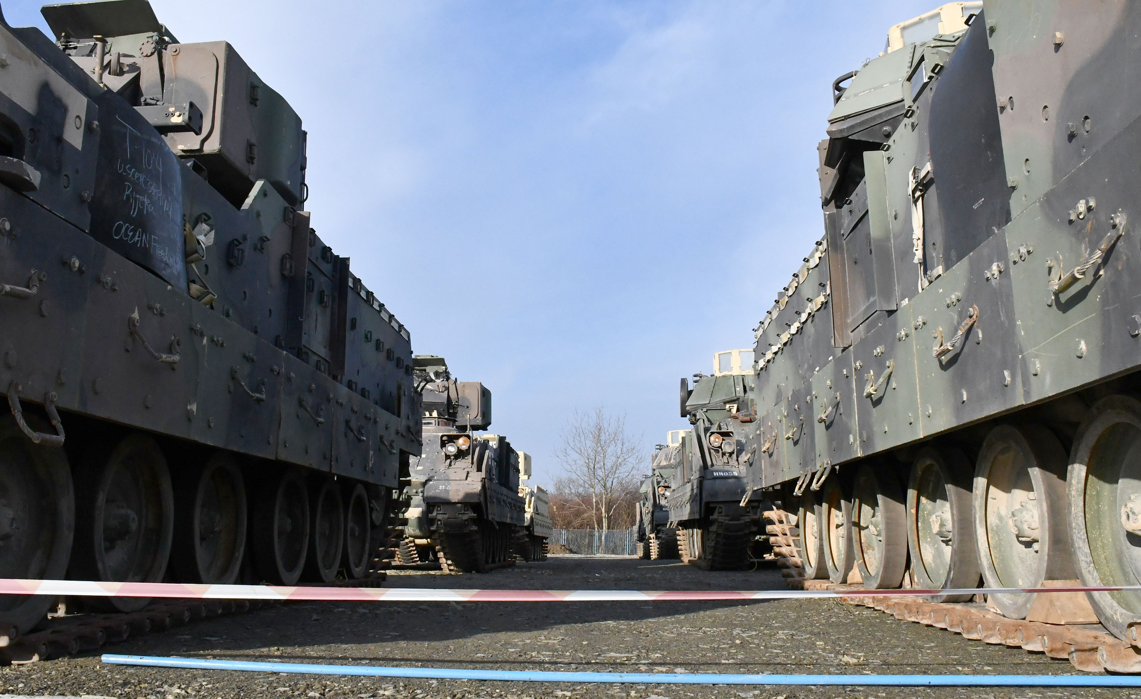 Slavonski Brod: Prvih sedam američkih Bradleya stigli su u krug tvornice Đuro Đaković Specijalna vozila