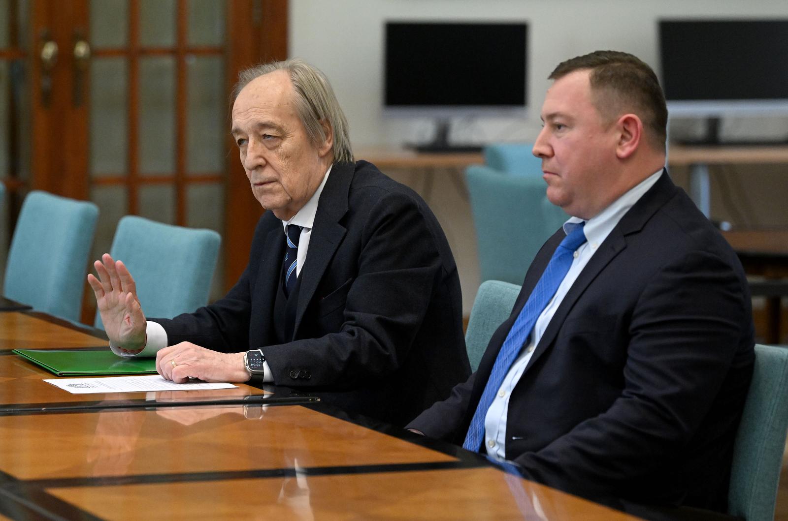 Zagreb: Kandidat talijanske nacionalne manjine Furio Radin predao DIP-u kandidacijske liste