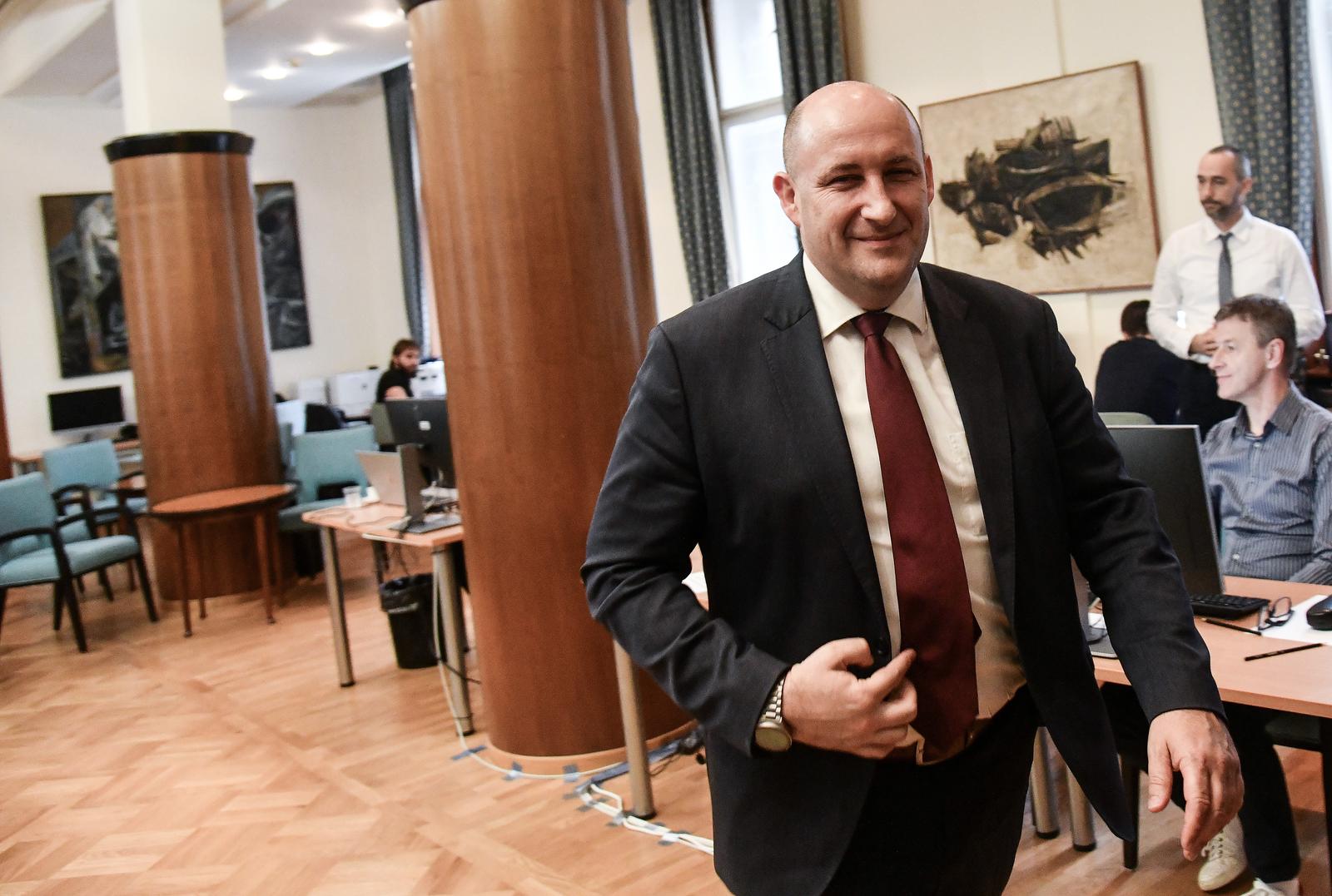 Zagreb:  Vladimir Bilek predao DIP-u liste za predstojeće izbore