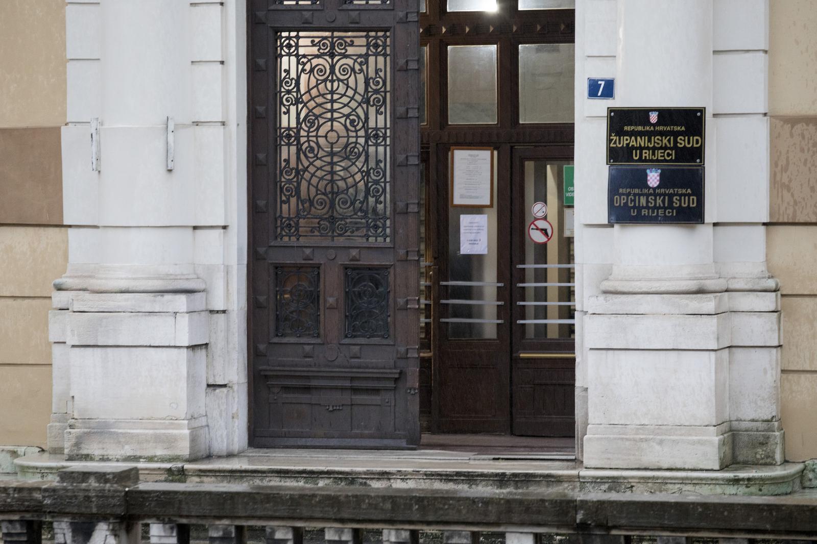 Rijeka: Pravosudni policajac propucao se na upanijskom sudu