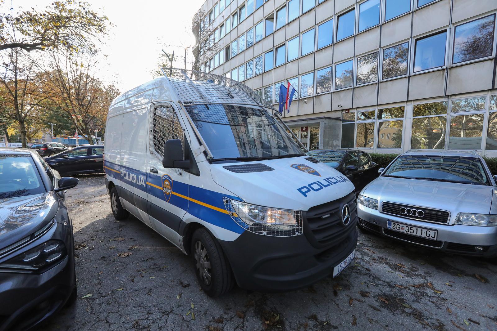 Zagreb: Policija dovodi osumnjičene na saslušanje u Ured europskog tužitelja