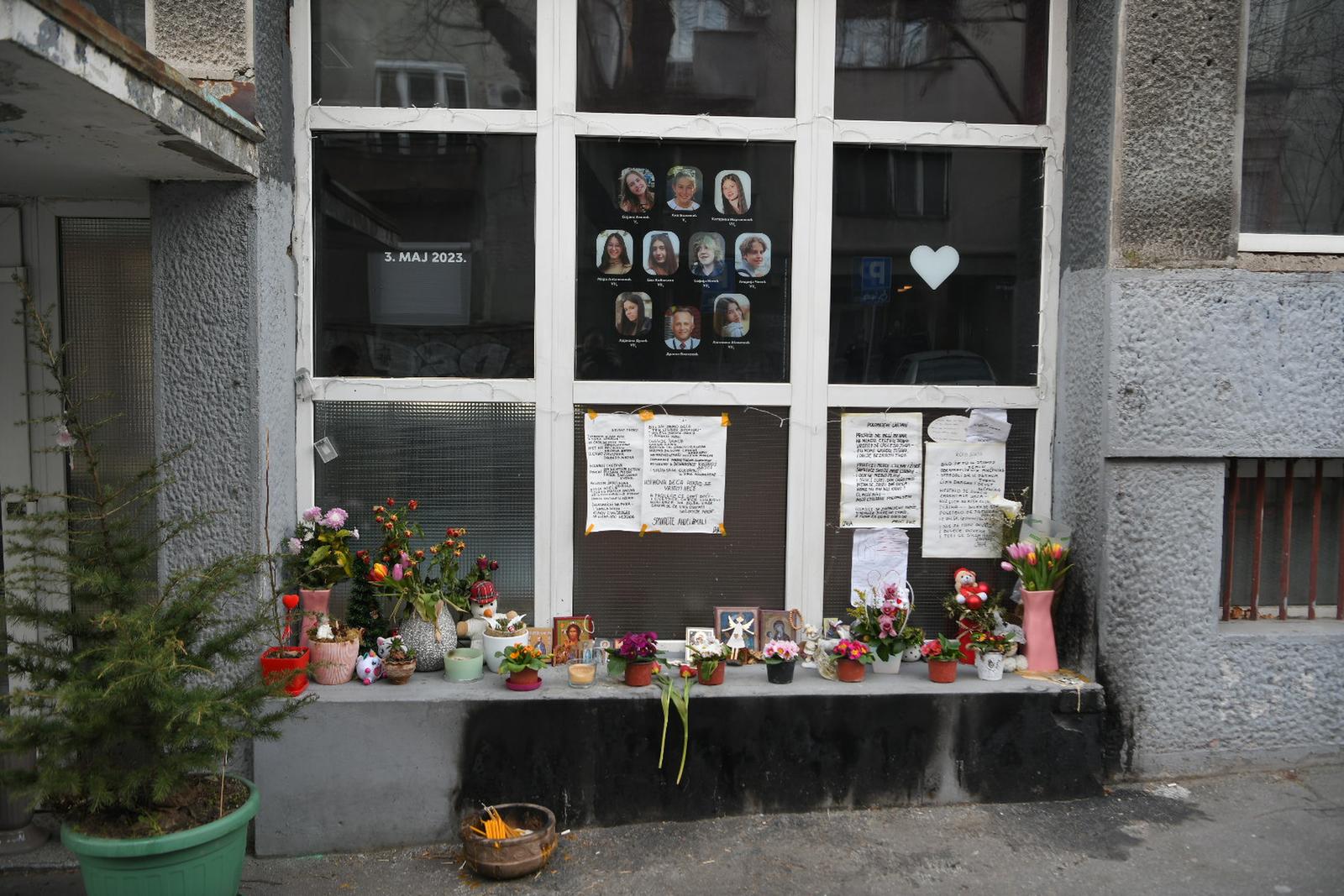 Beograd: Održan javni sat ispred OŠ "Vladislav Ribnikar" povodom Međunarodnog dana borbe protiv vršnjačkog nasilja