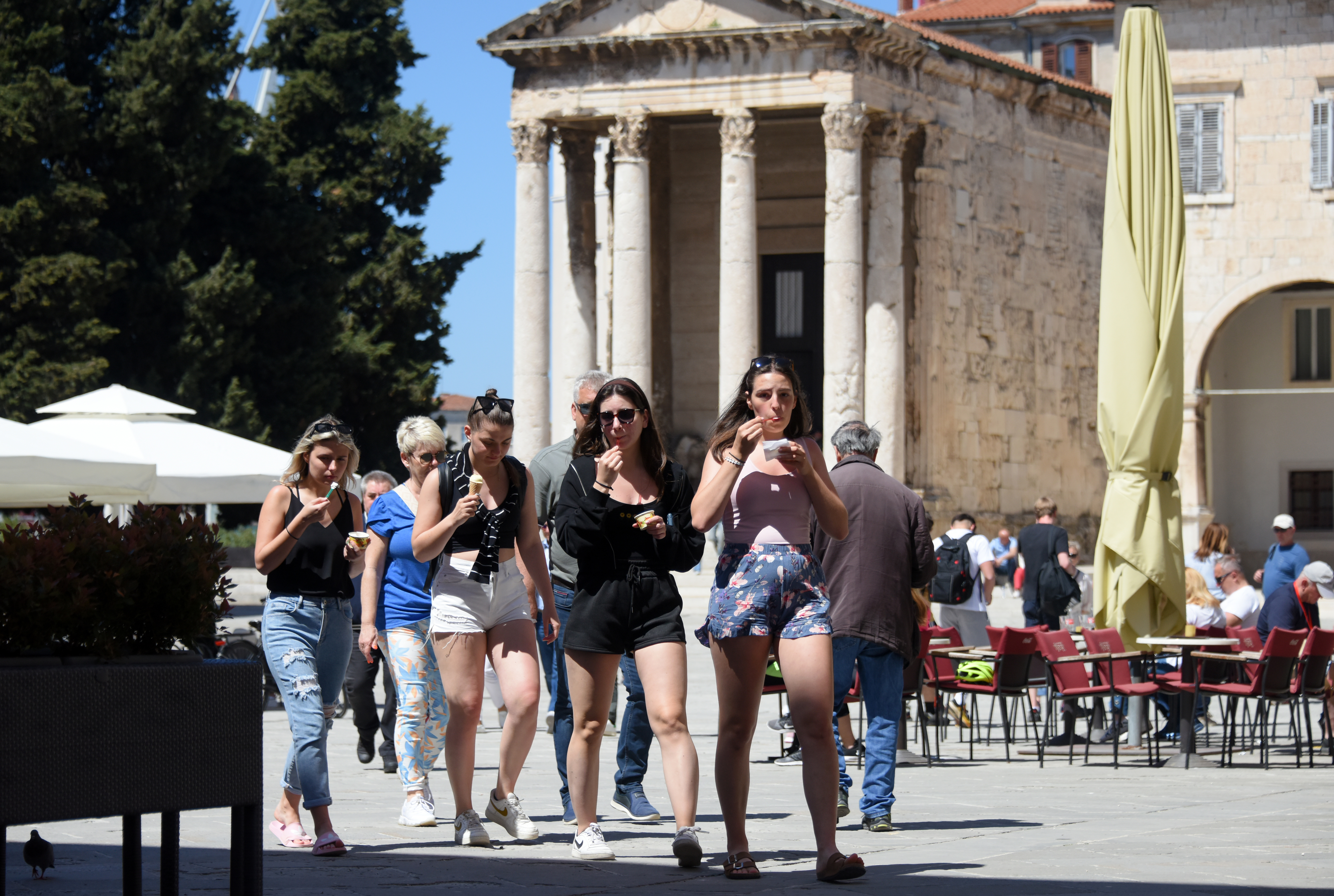 Pula je puna turista