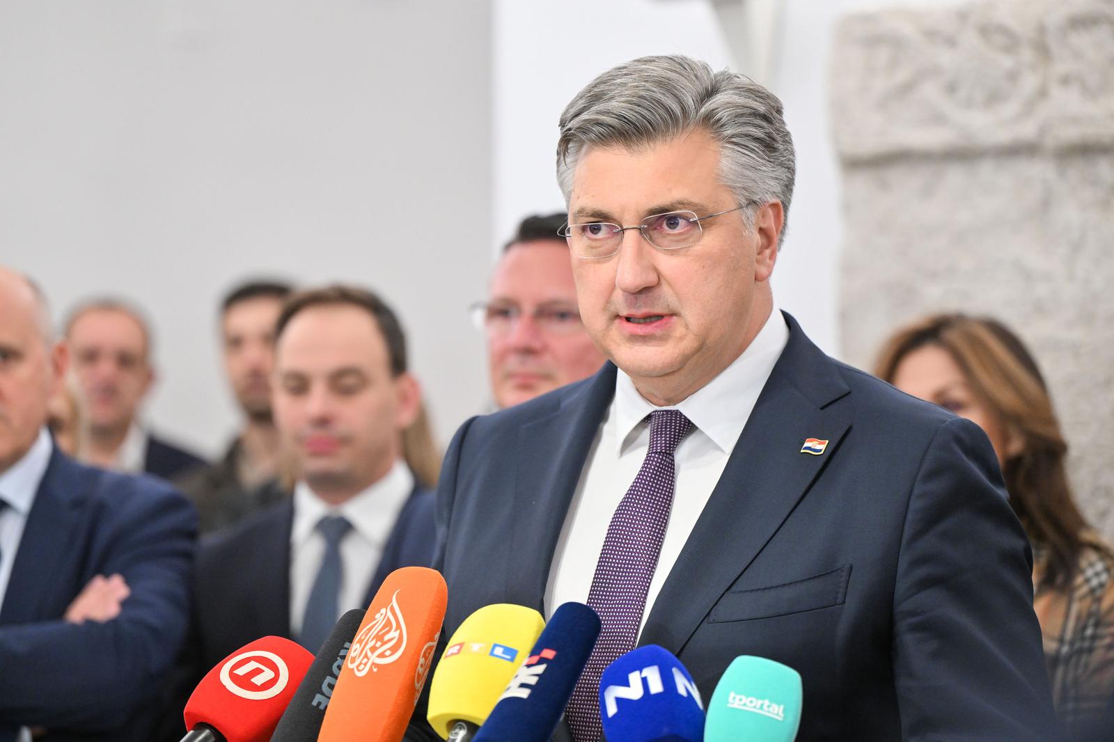 Zagreb: HDZ predao kandidacijske liste za Europski parlament