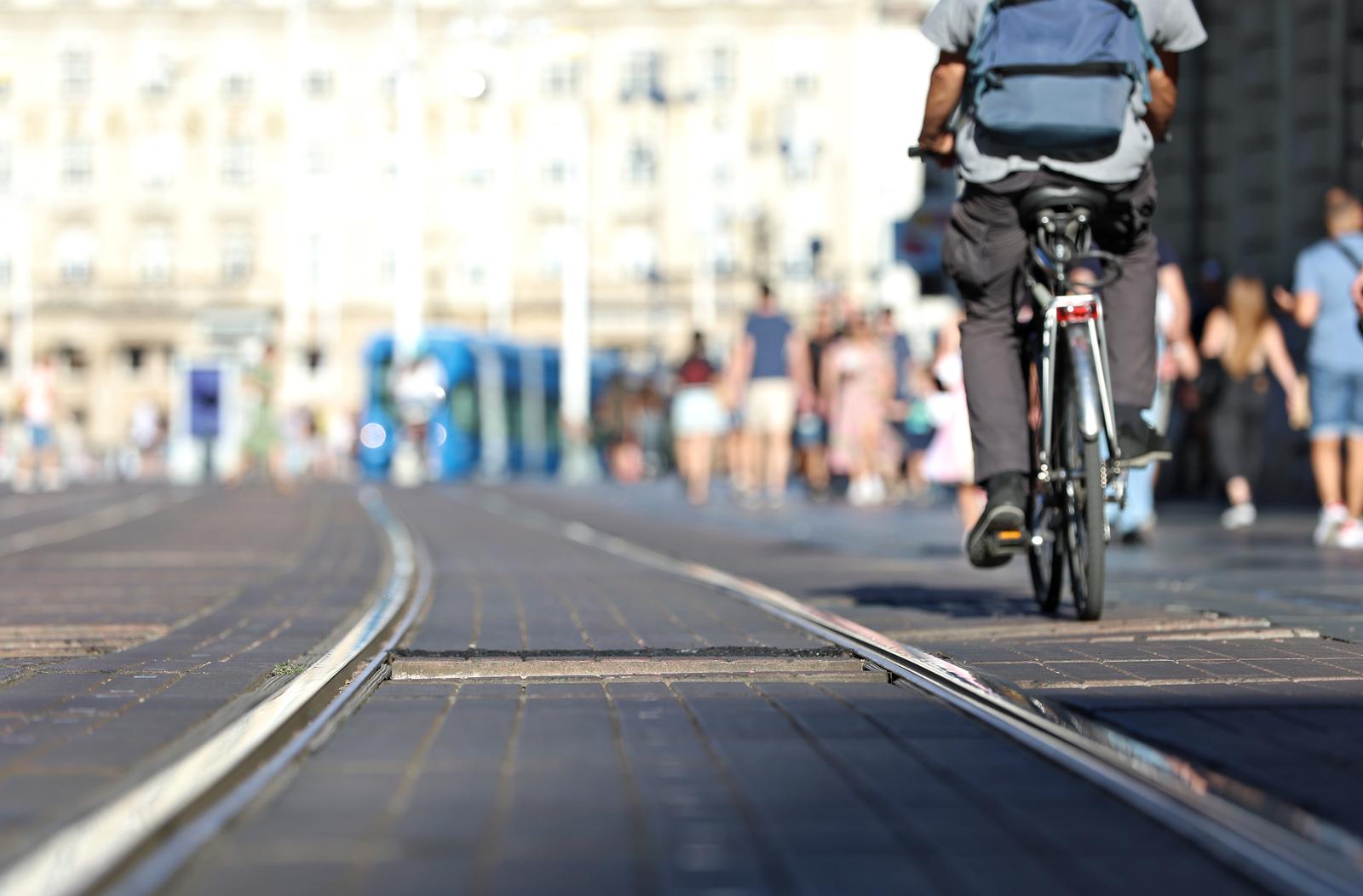 Tramvajska pruga i obloge u centru grada i šire u lošem su stanju