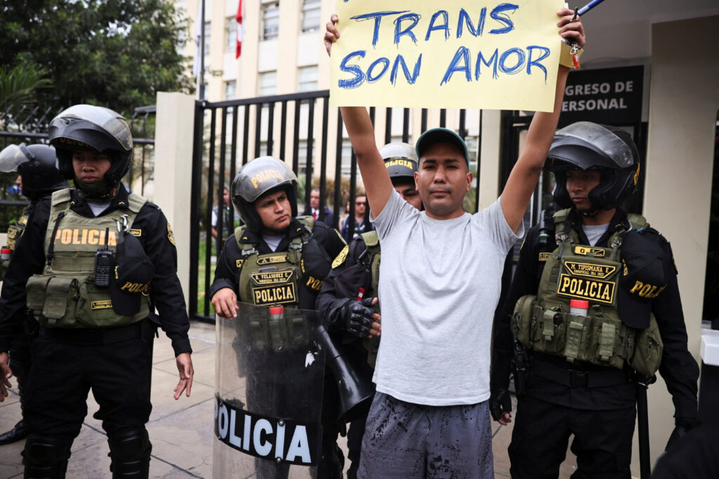 1716024268-2024-05-18T013355Z_661707683_RC2GS7ATY5LY_RTRMADP_3_PERU-LGBT-PROTEST-1024x683.jpg