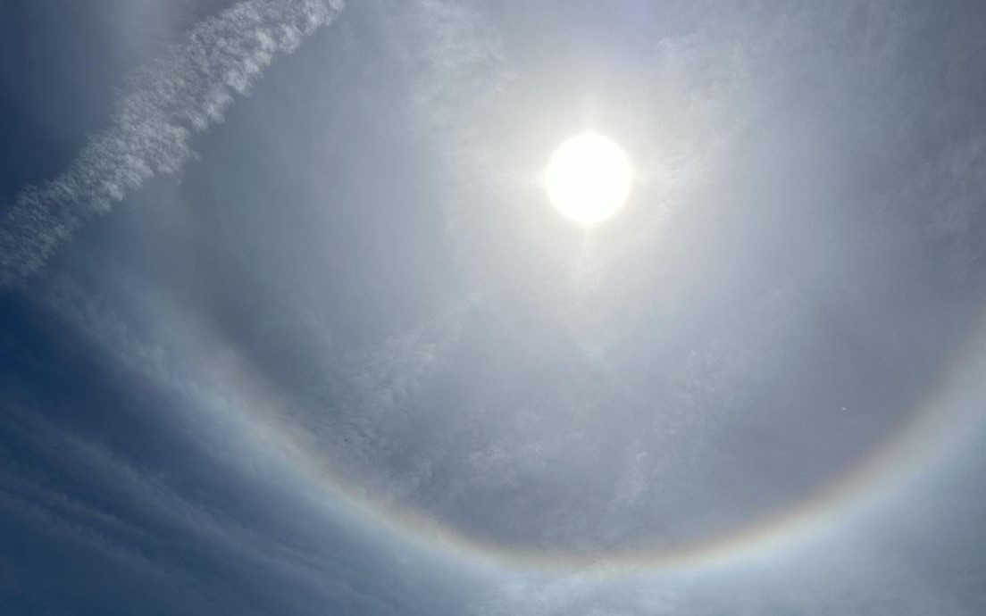 62823650-neobicna-pojava-na-nebu