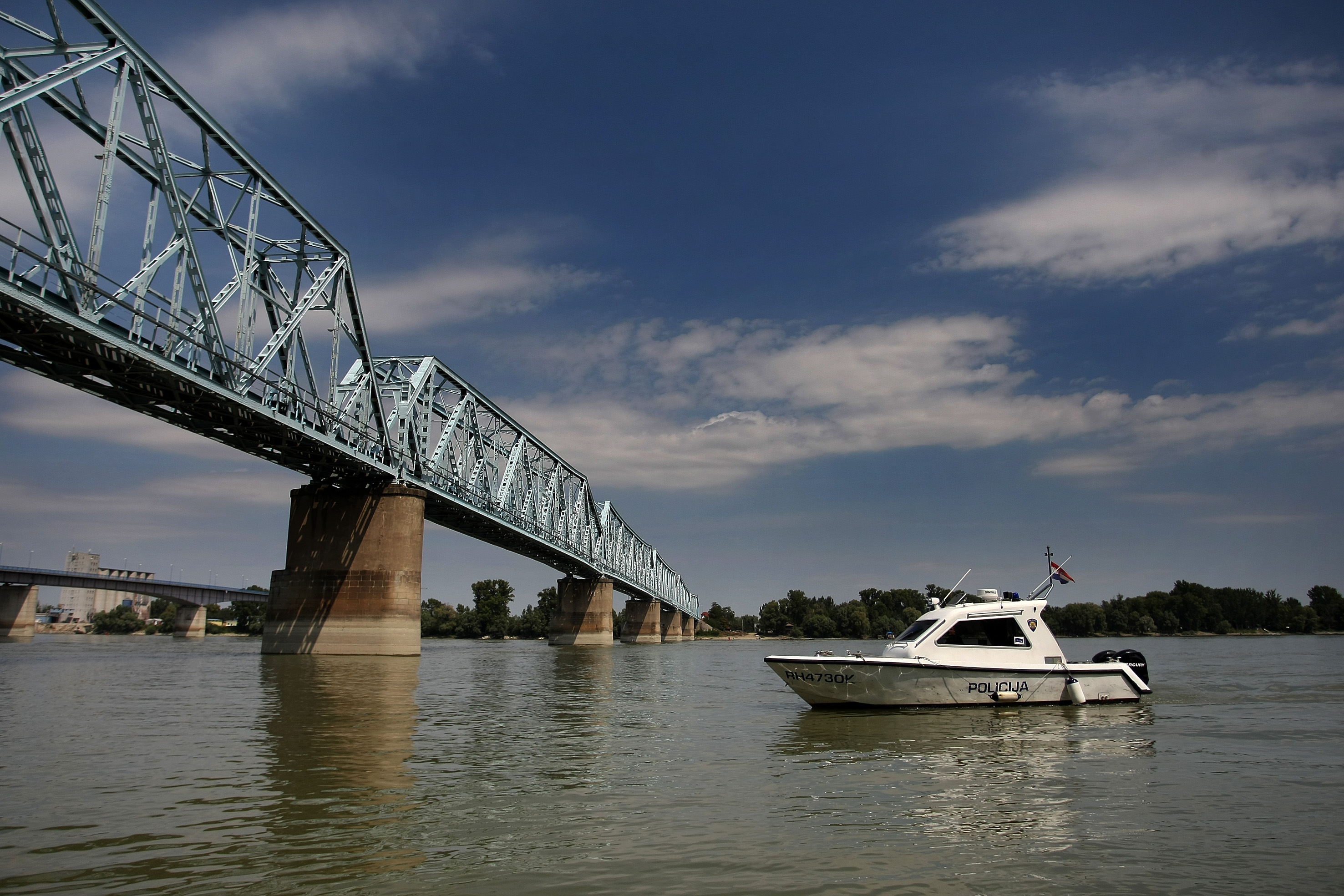 Erdut: Grani?na policija nadgleda granicu sa Srbijom na Dunavu