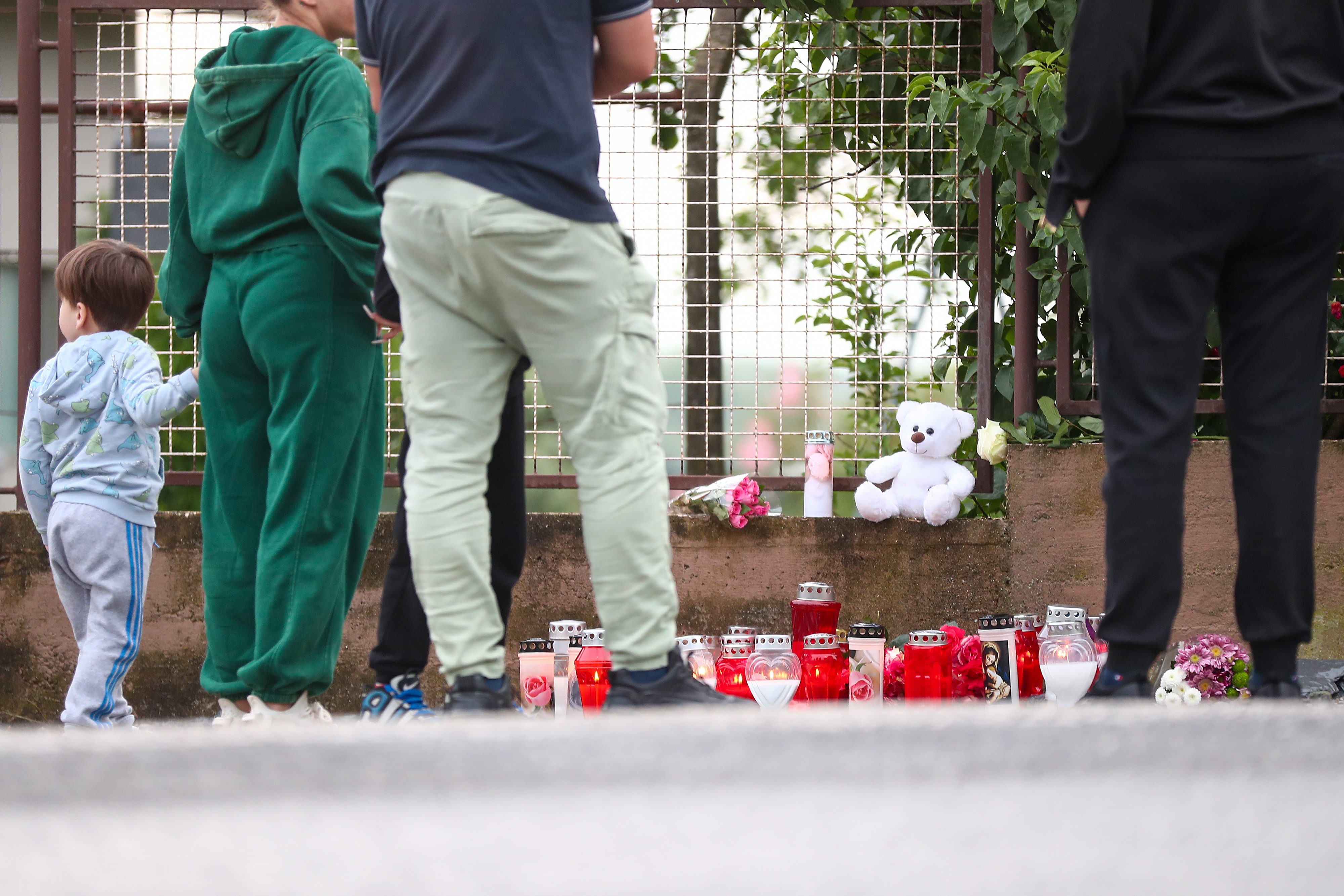 Mještani pale svijeće