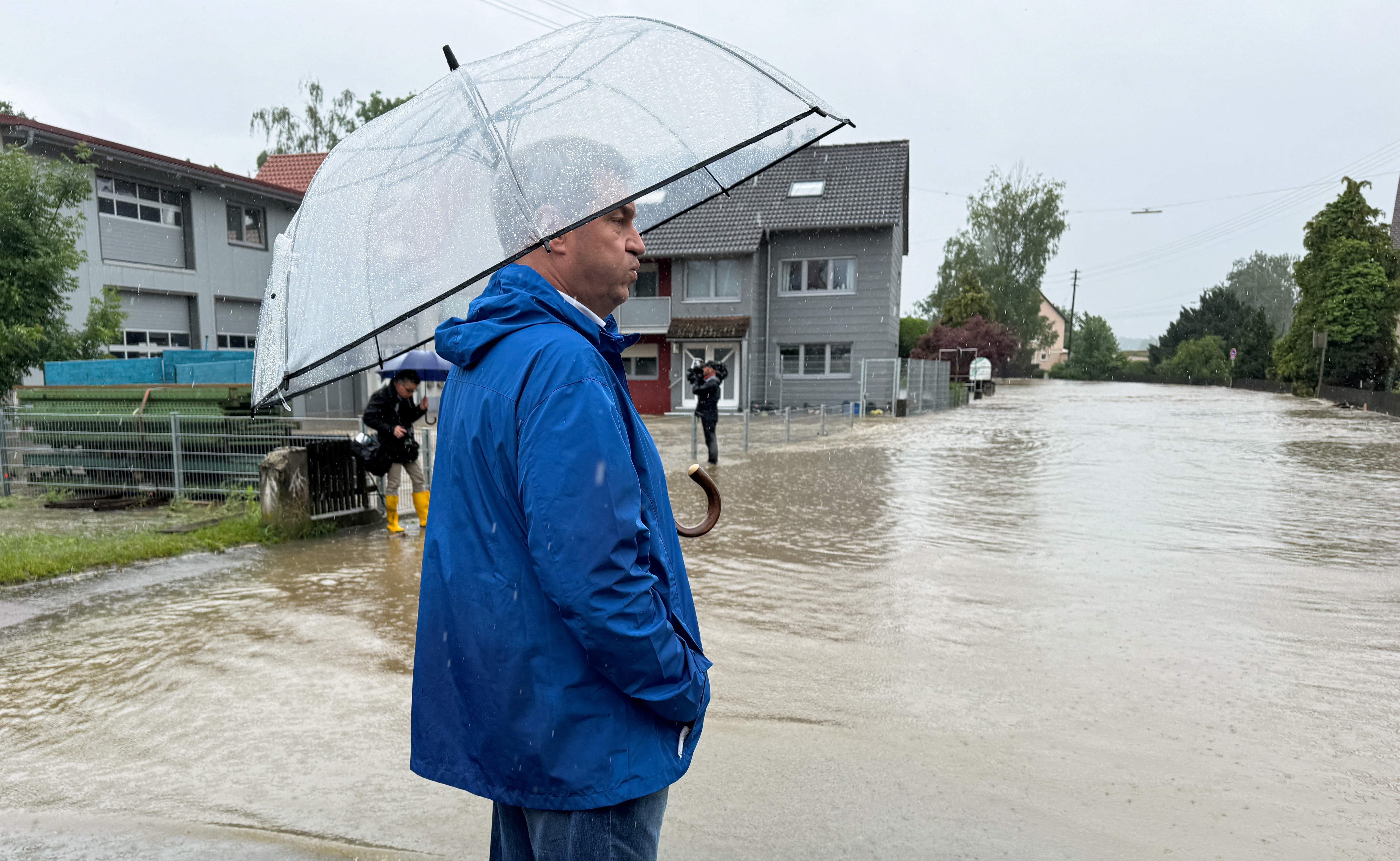High water levels and heavy rain flood the south-western part of Bavaria