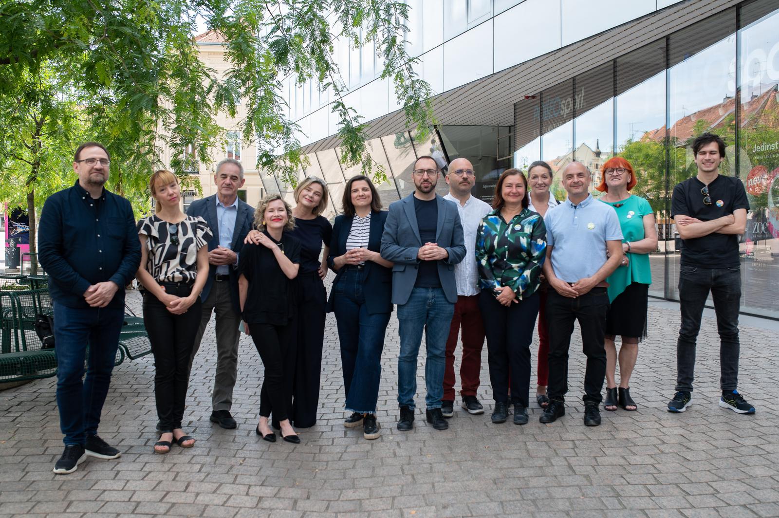 Zagreb: Na Europskom trgu stranka Možemo predstavila je kandidate za europske izbore