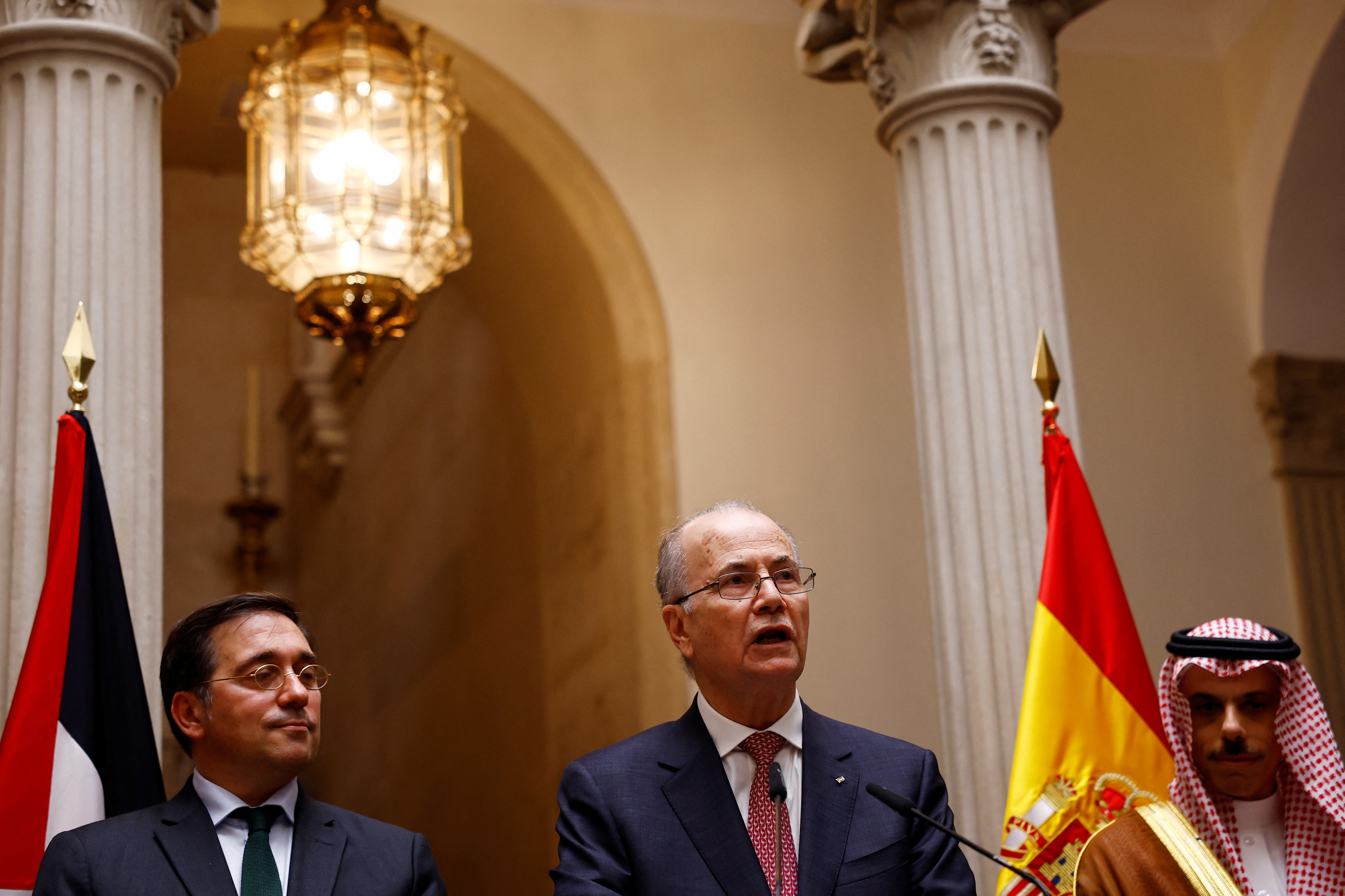 Spanish FM Albares meets Palestinian PM, foreign ministers from Qatar, Saudi Arabia, Jordan, Turkey and Secretary General of OIC in Madrid