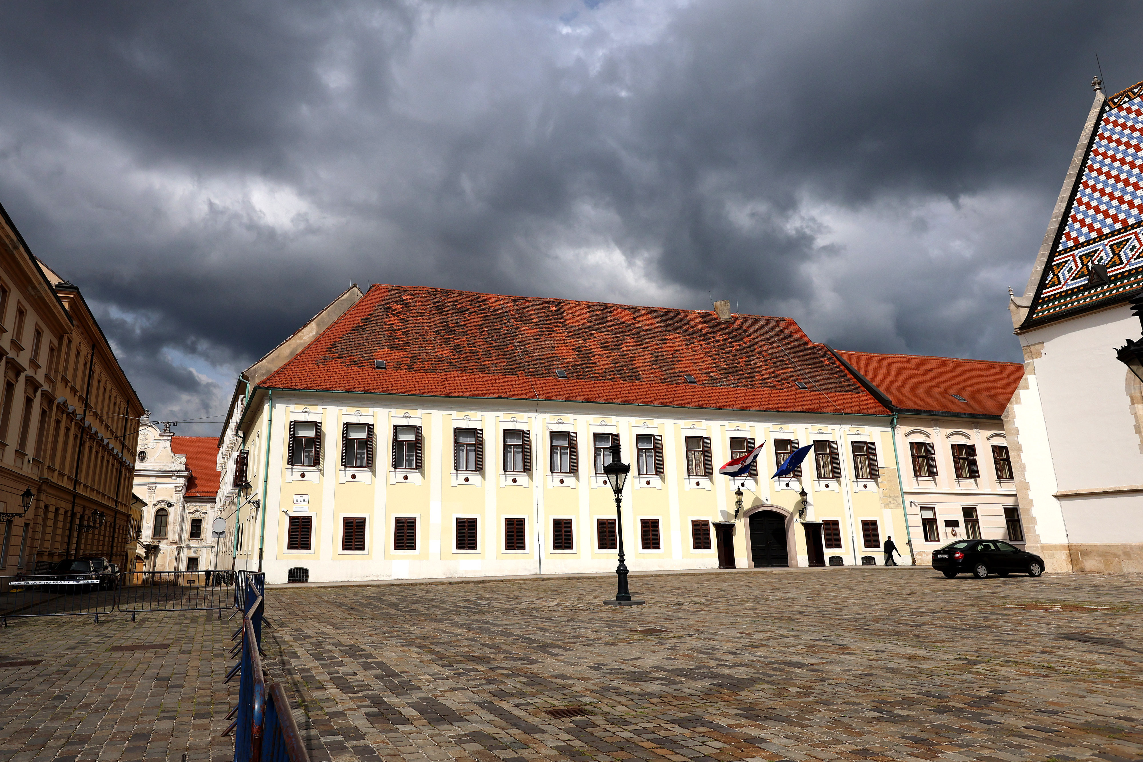 Zagreb: Neuobičajeno tih Markov trg čeka nove "stanare"