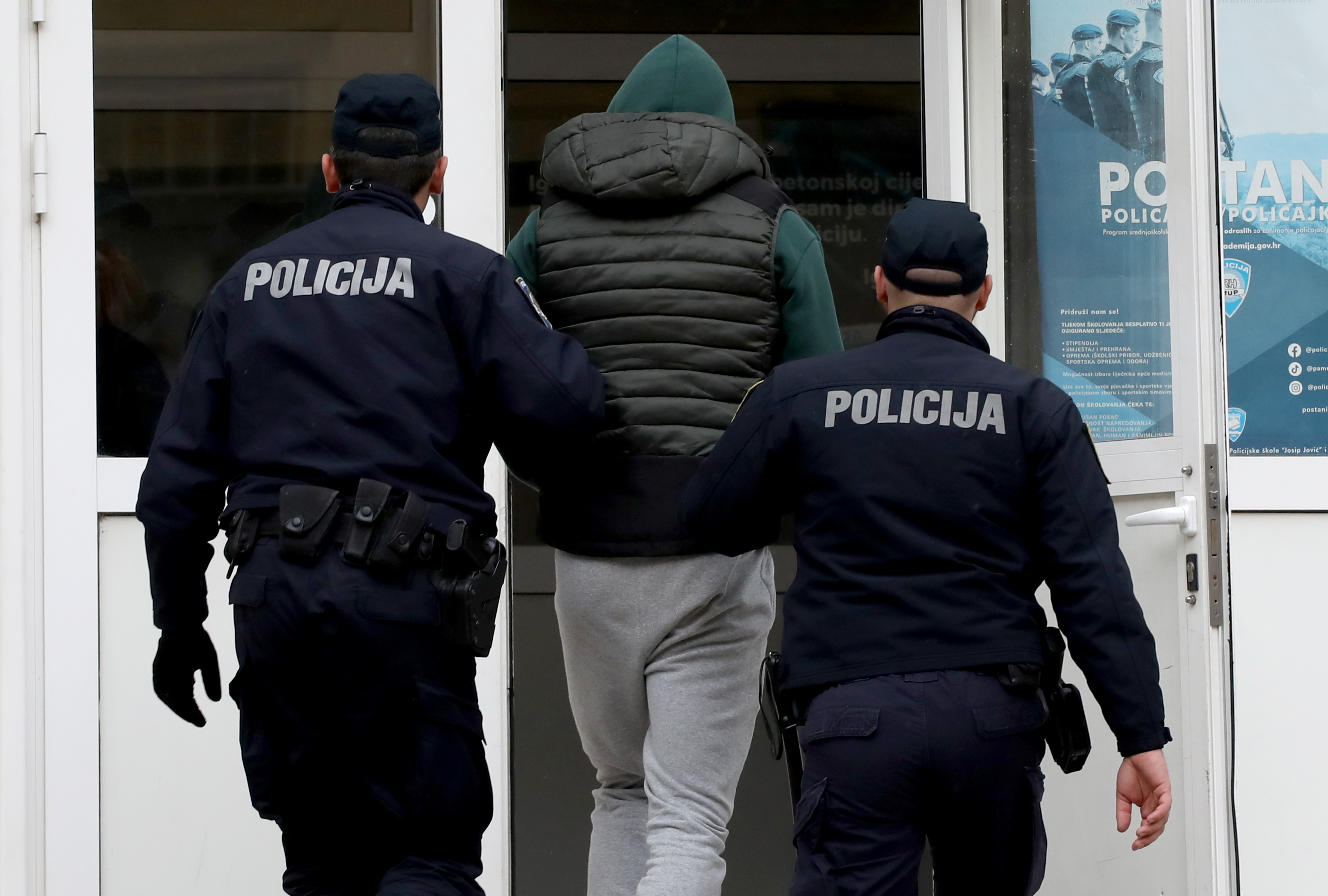 Šibenik: Privođenje osumnjičenih za napad sa smrtnom posljedicom