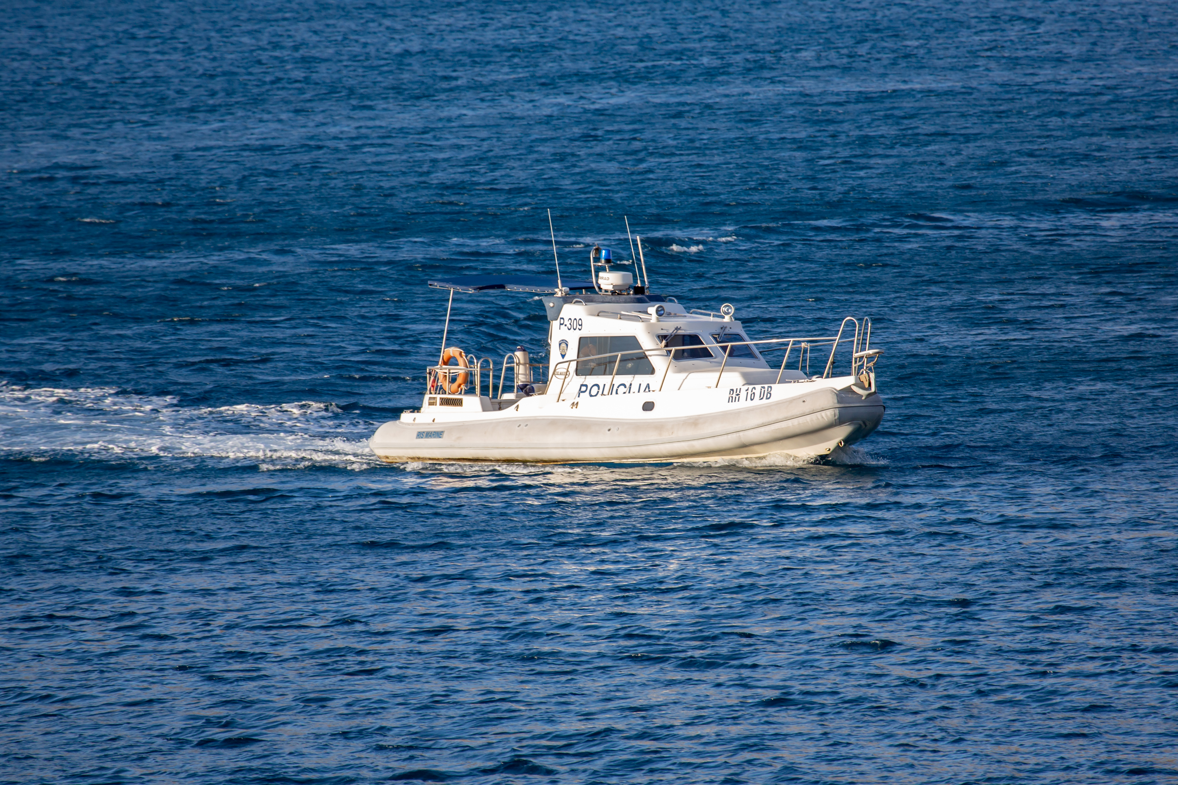 Spasioci, ronioci, vatrogasci i dalje intenzivno tragaju za trećim radnikom hidroelektrane Dubrovnik
