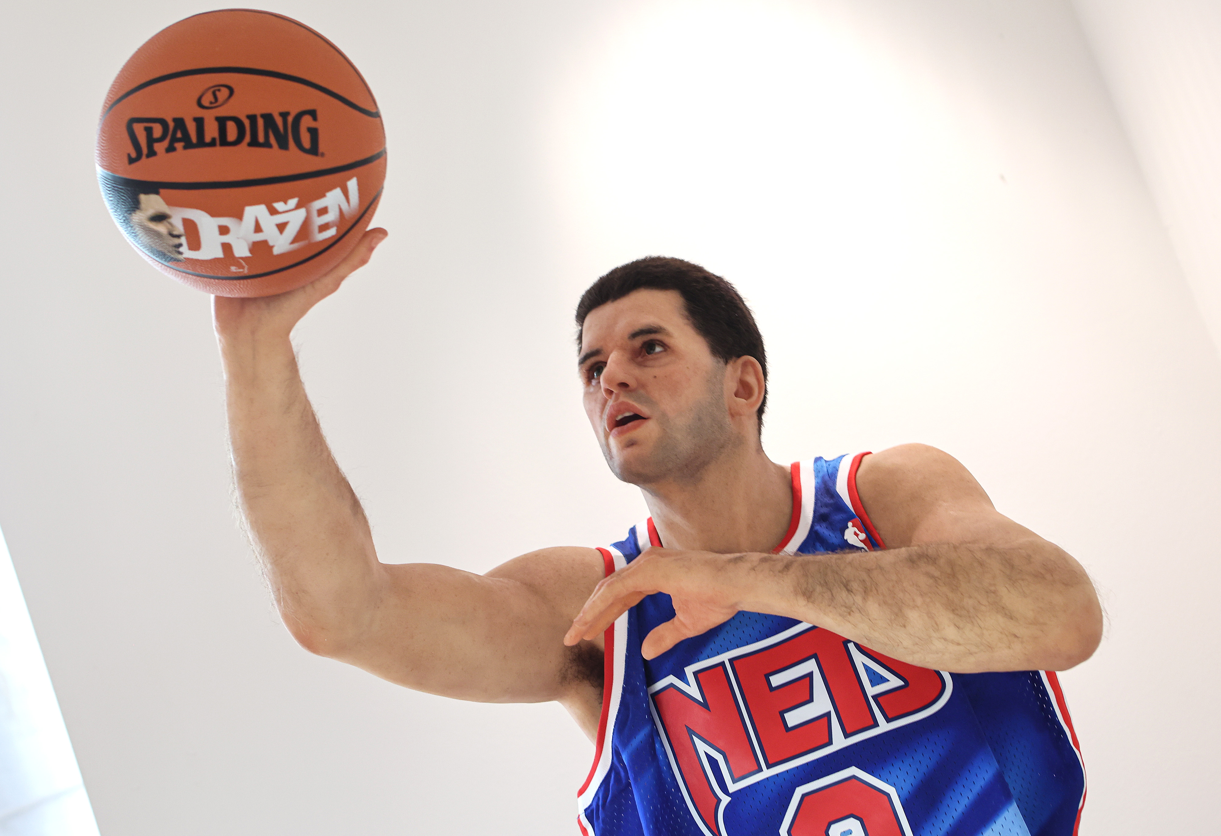 Zagreb: U Muzeju Dražena Petrovića postavljena njegova voštana figura u prirodnoj veličini