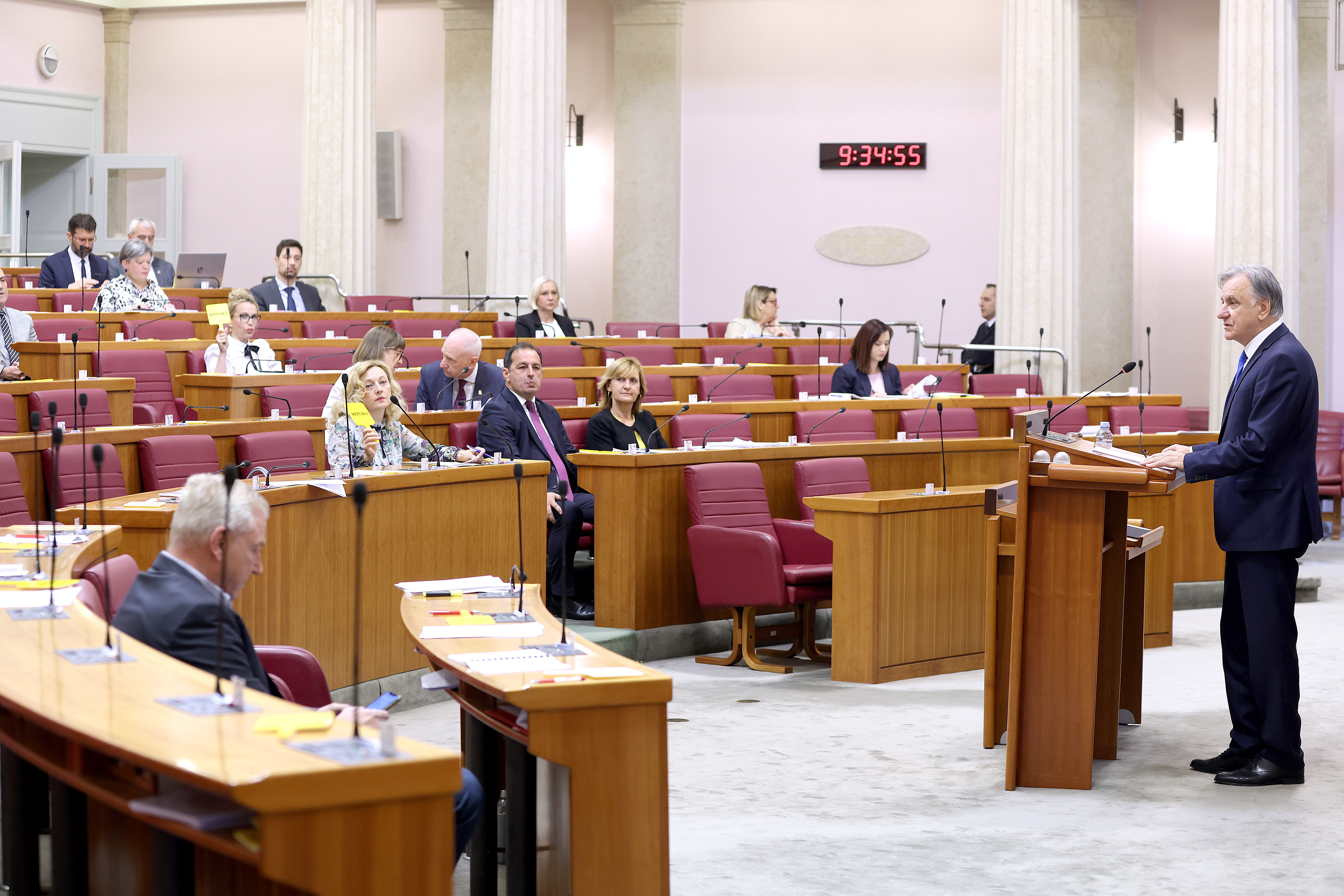 Zagreb: Sabor raspravlja o radu Državnog ureda za reviziju