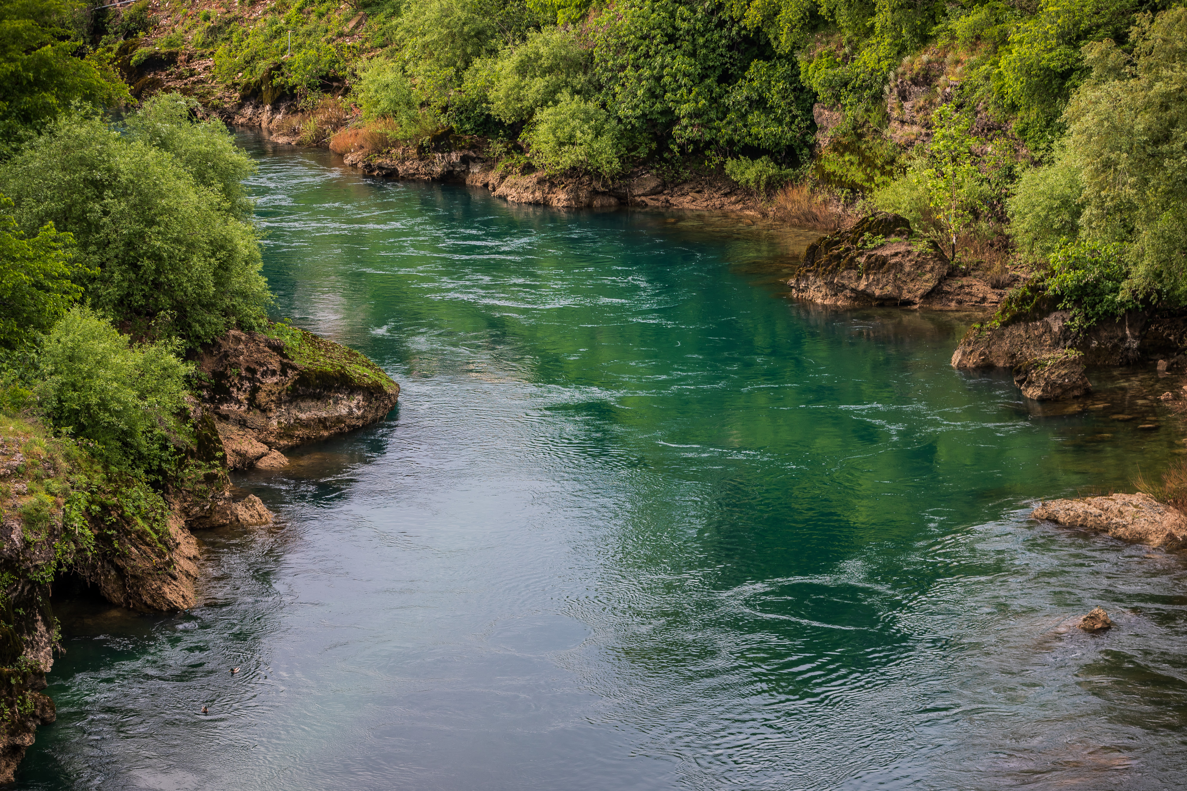 Nakon poslijepodnevnog pljuska centar Mostara je bio prepun turista