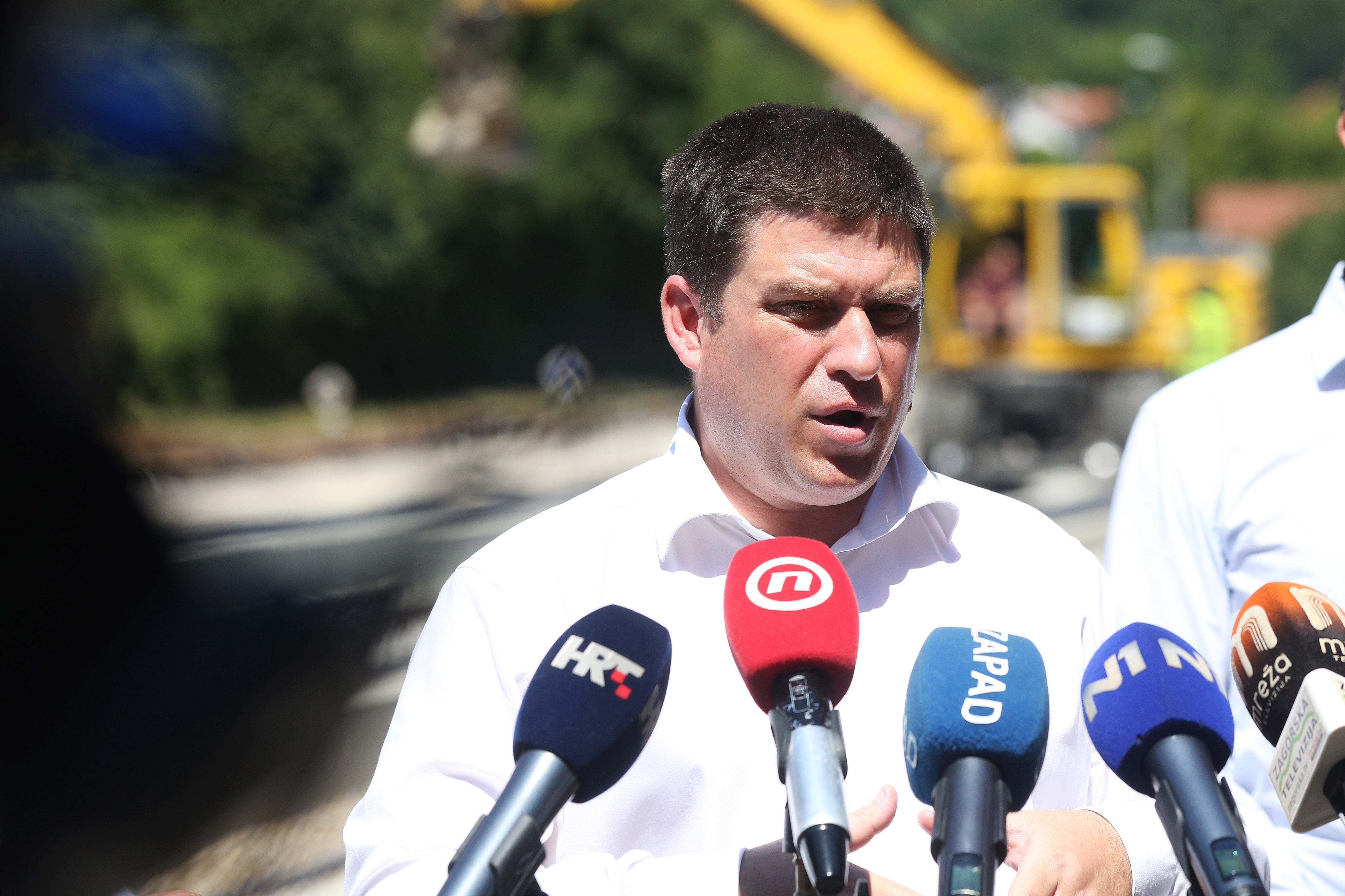 Oleg Butković obišao je radove na obnovi pruge Zabok-Krapina te radove cesti Velika Ves - Krapina