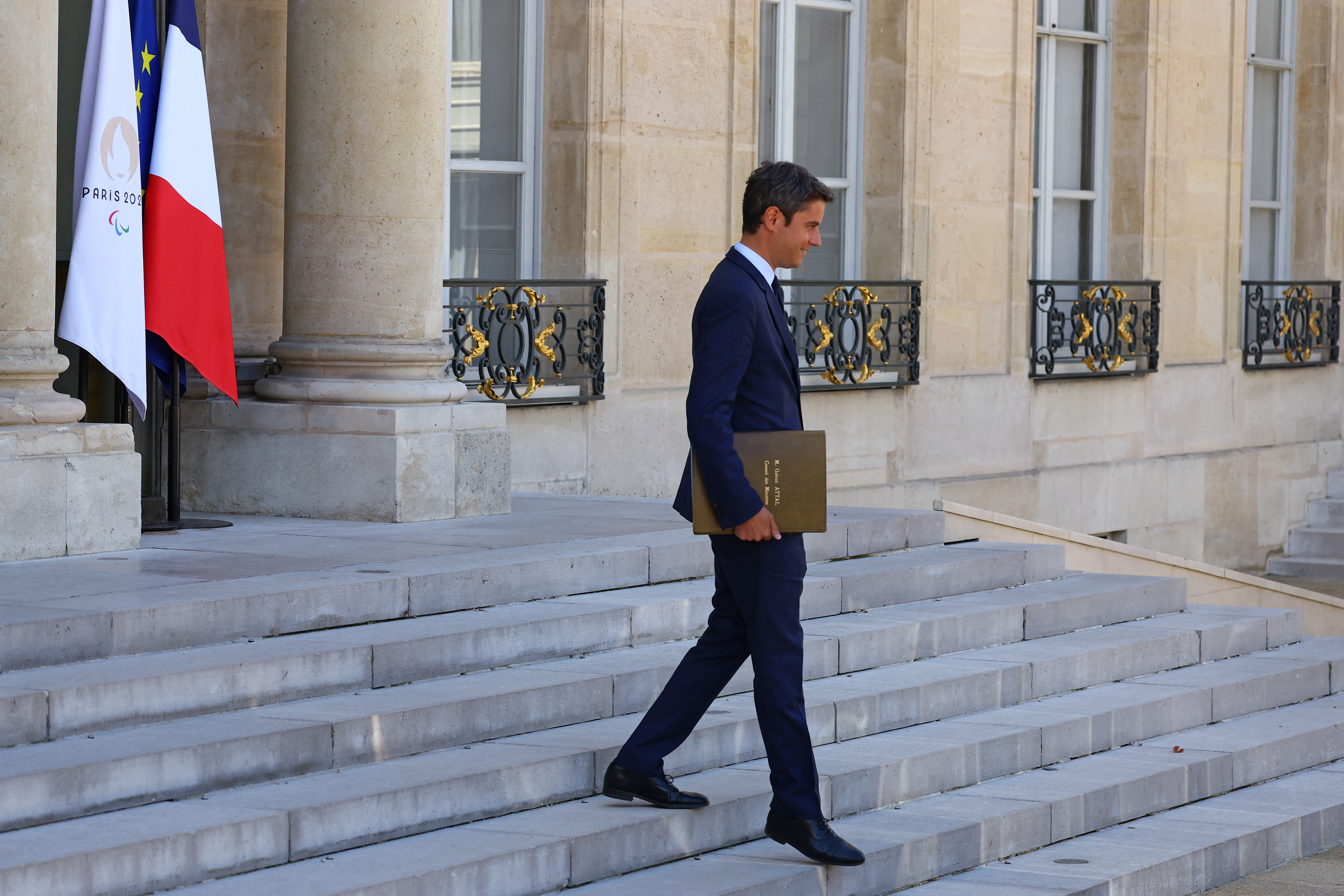 Weekly cabinet meeting in Paris