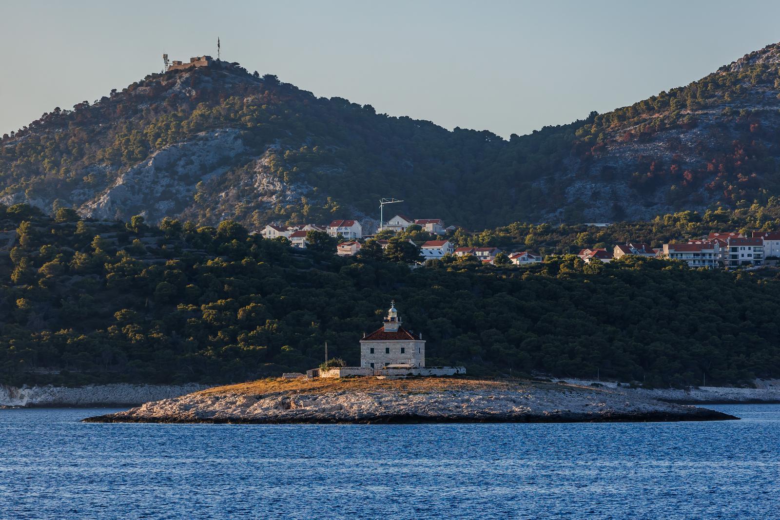 Hvar: Pogled na grad Hvar u poslijepodnevnim satima