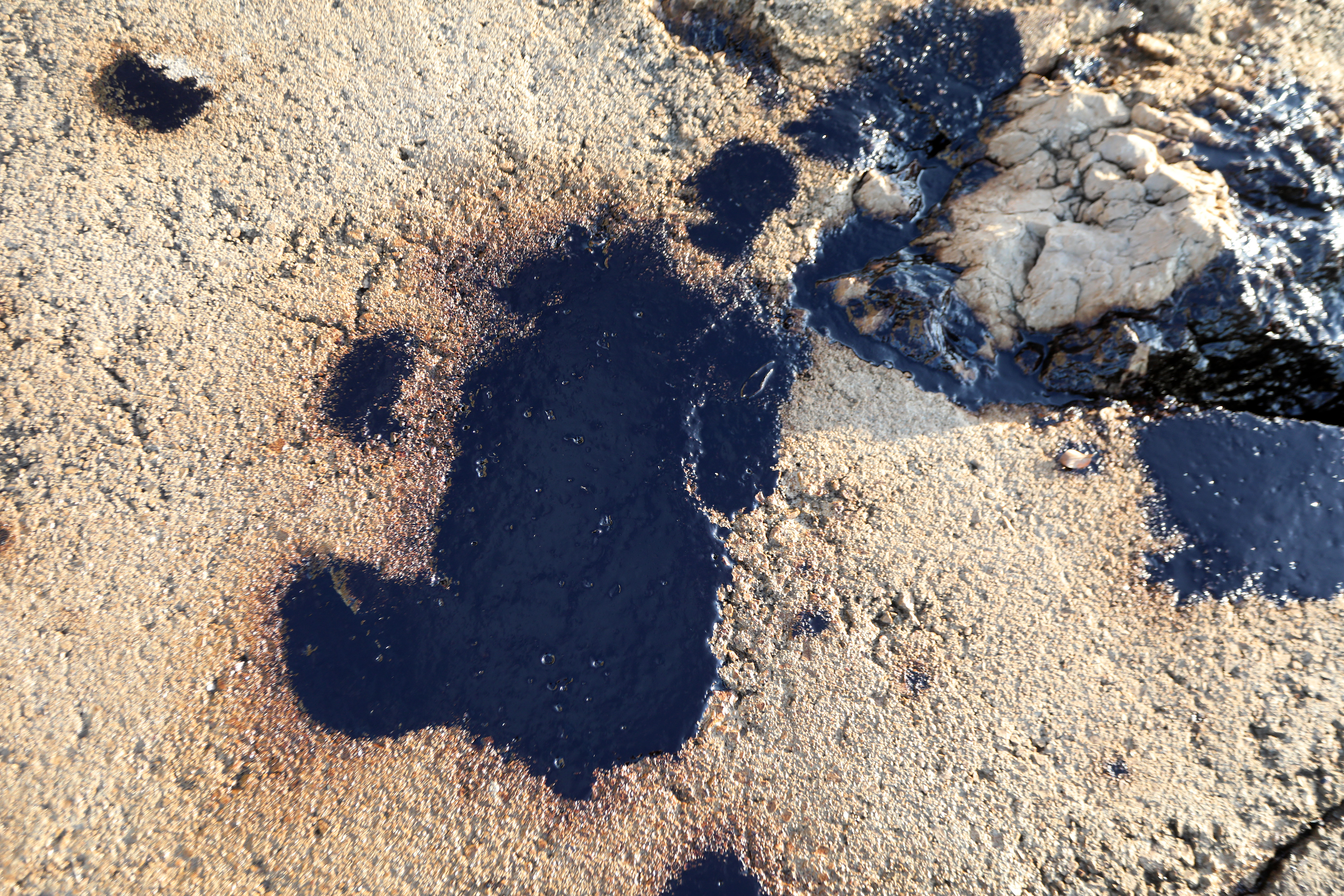 Uklanja se površinsko onečišćenje mora kod Urinja