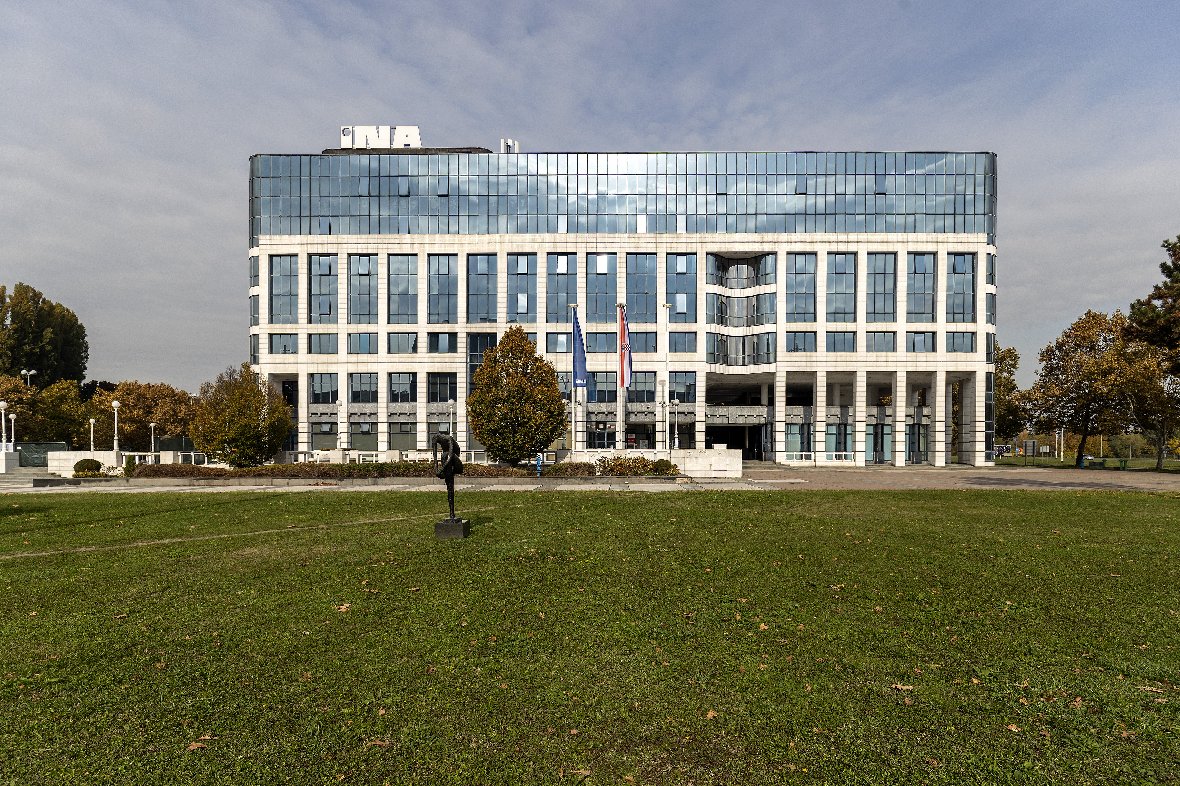 INA, ugrada