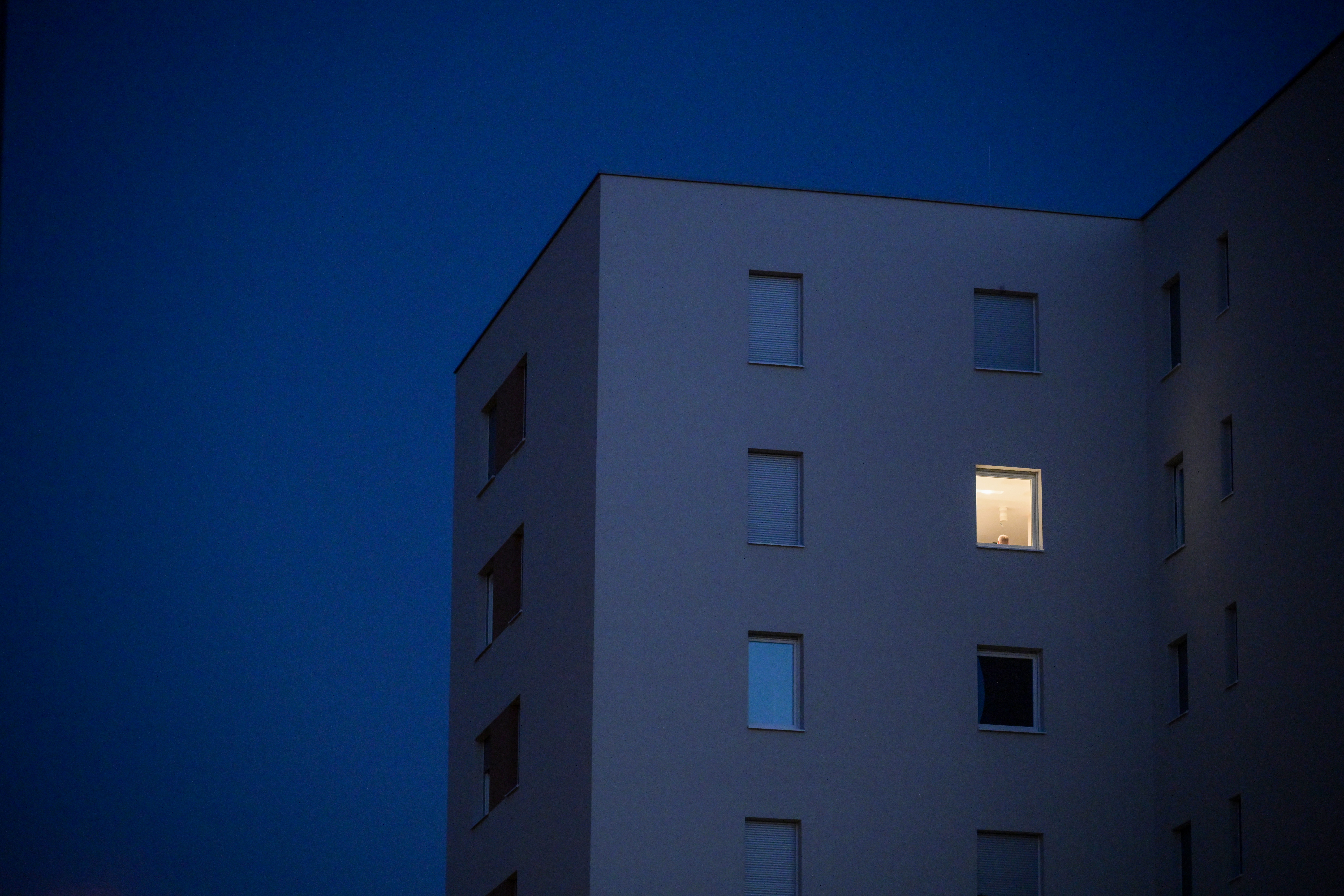 Zagreb: Novogradnja s praznim stanovima u naselju Trnsko u večernje sate