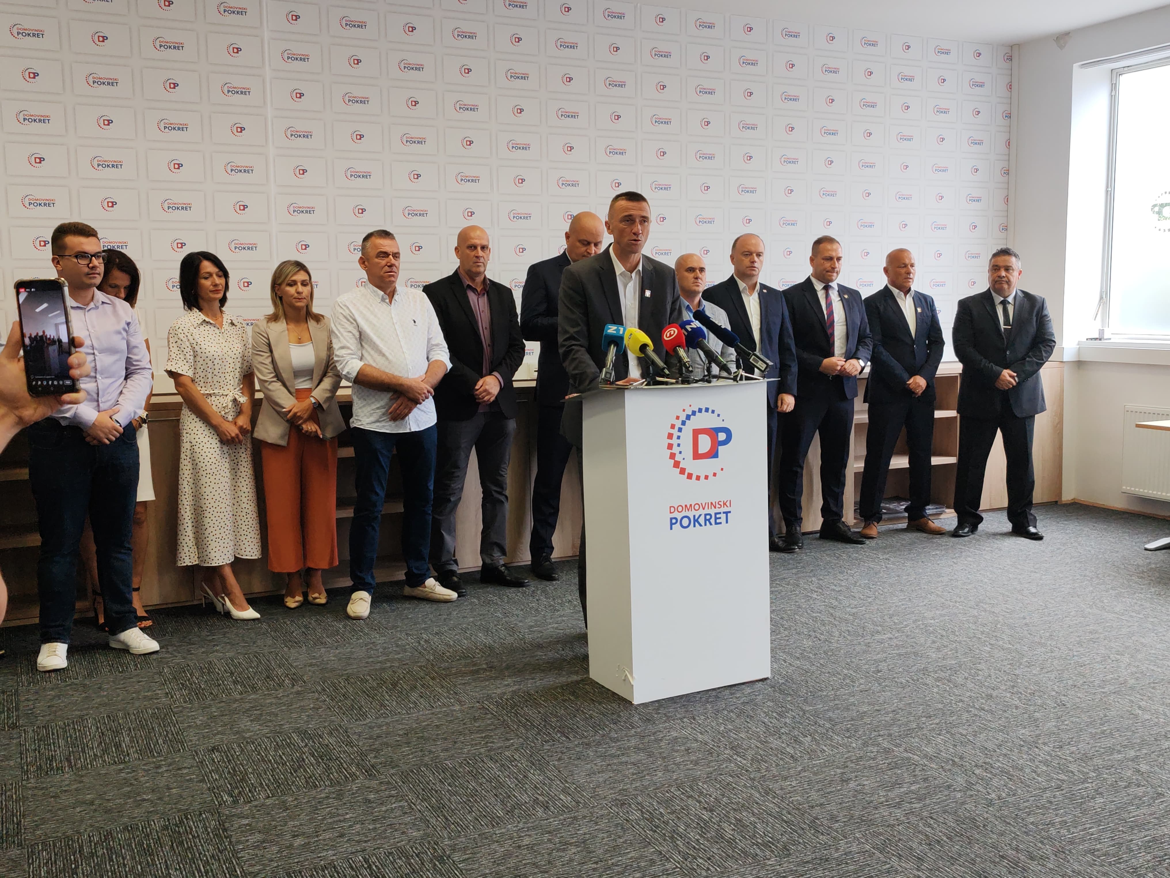 DOMOVINSKI POKRET, IVAN PENAVA