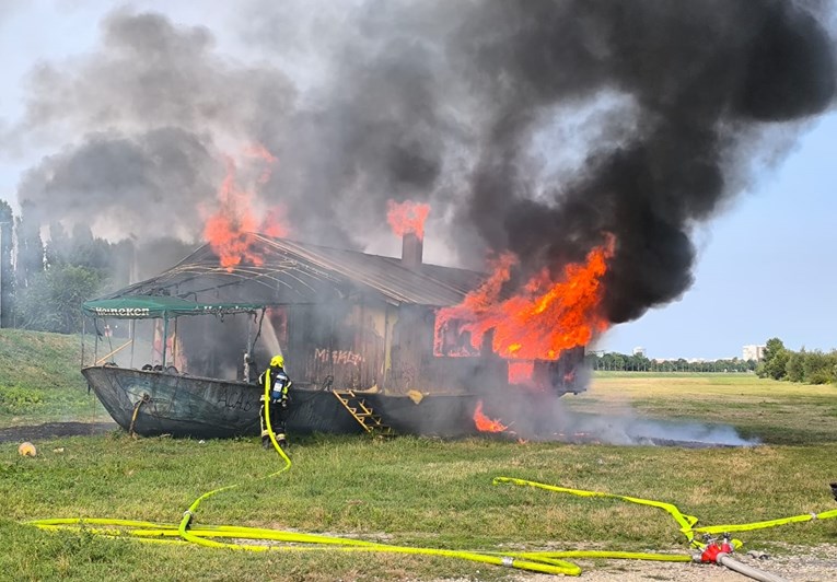 požar, brod, Brazil