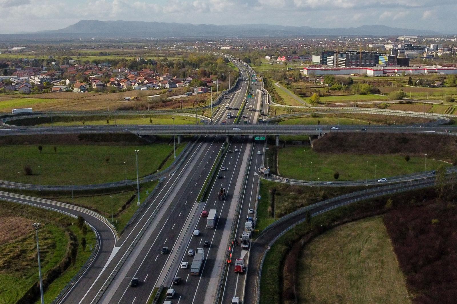 Fotografije iz zraka gužve na zagrebačkoj obilaznici u smjeru zapada
