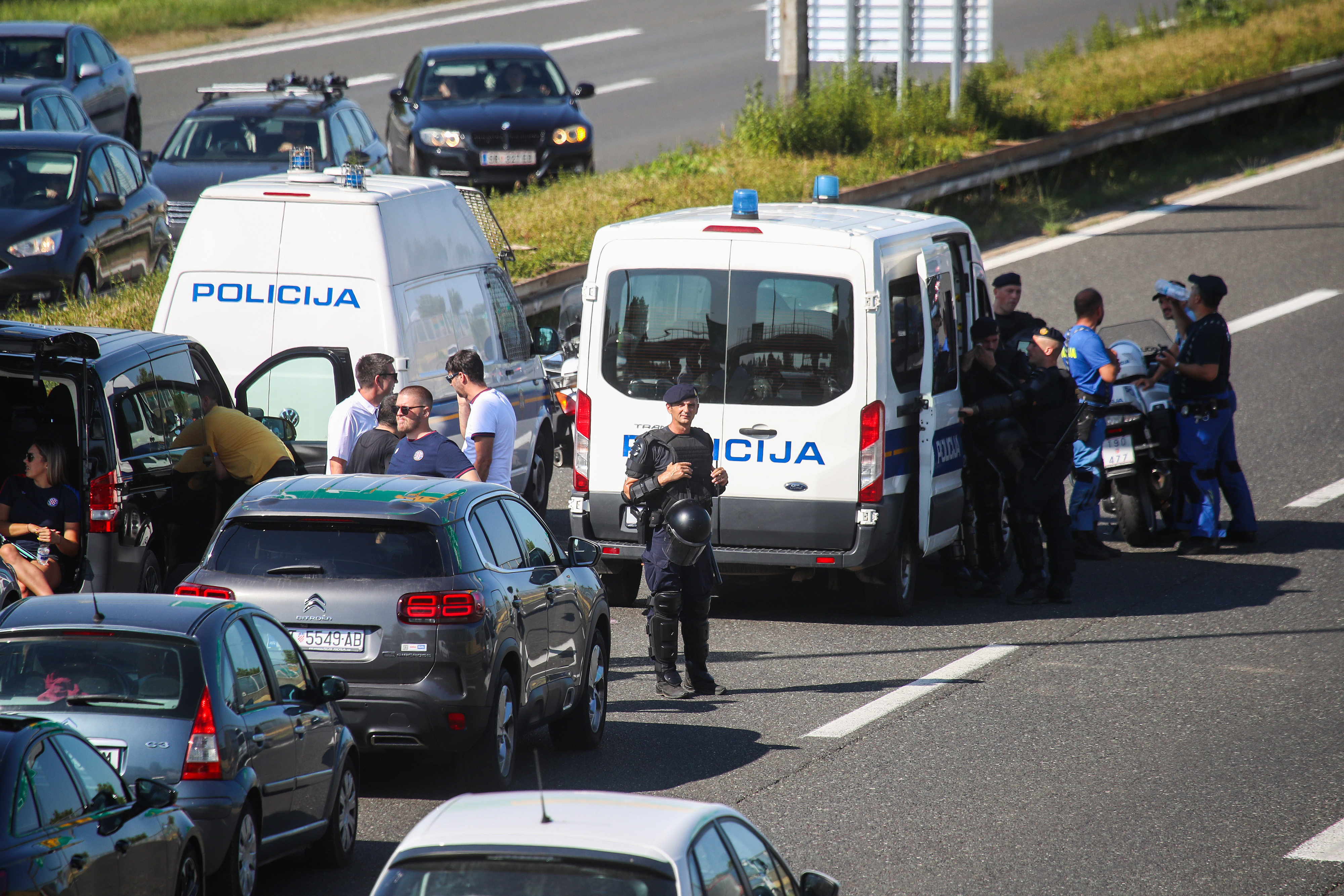 Zagreb: Policija u Lučkom dočekuje Torcidu
