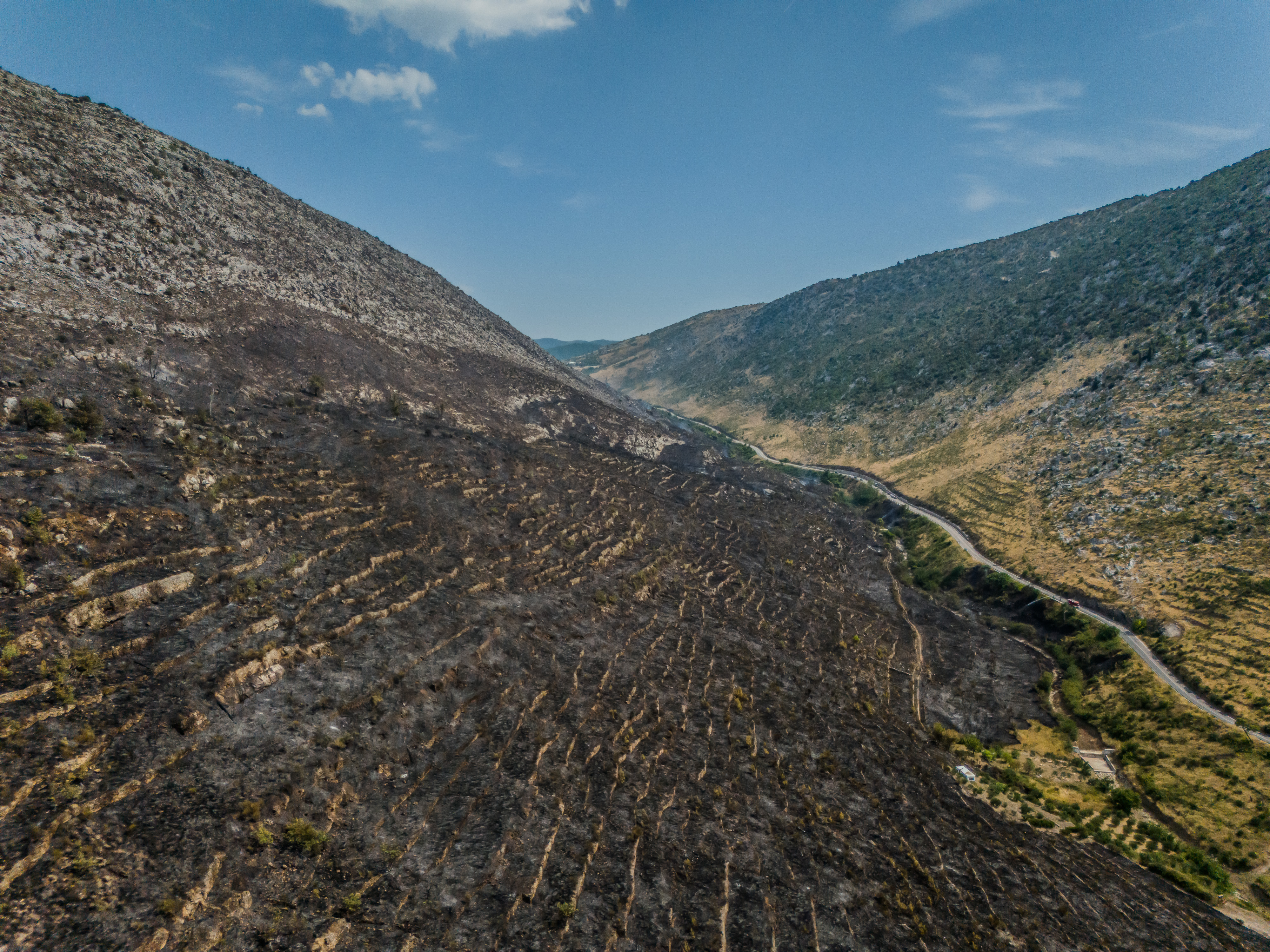 Žrnovnica: Posljedice noćašnjeg požara na obroncima Mosora