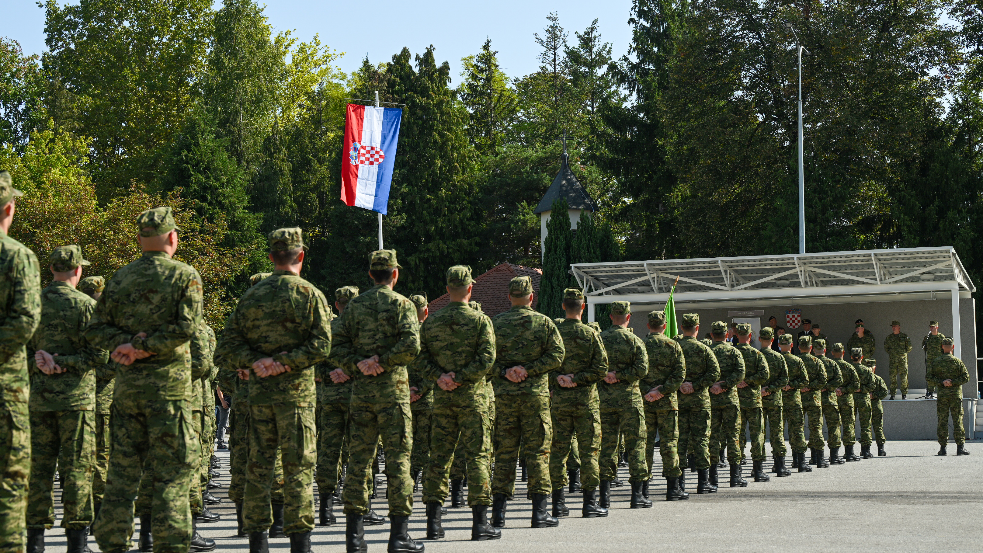 hrvatska vojska, vojnici, pozdrav zastavi,