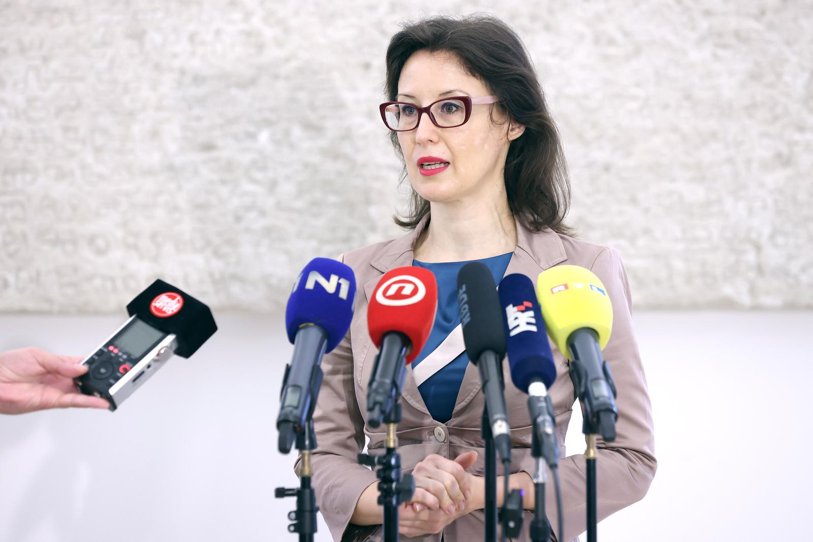 Zagreb: Dalija Orešković o Milanovićevoj najavi kandidature za predsjednika Republike