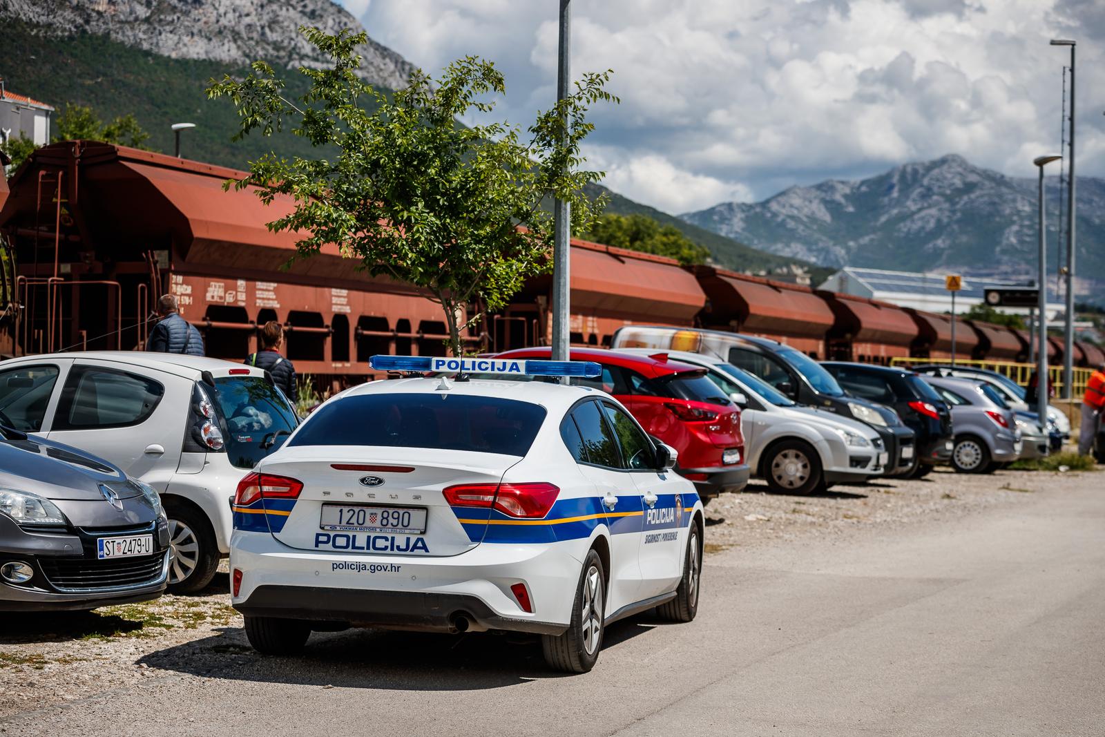Starija žena poginula nakon što ju je udario vlak na pružnom prijelazu u Kaštel Sućurcu