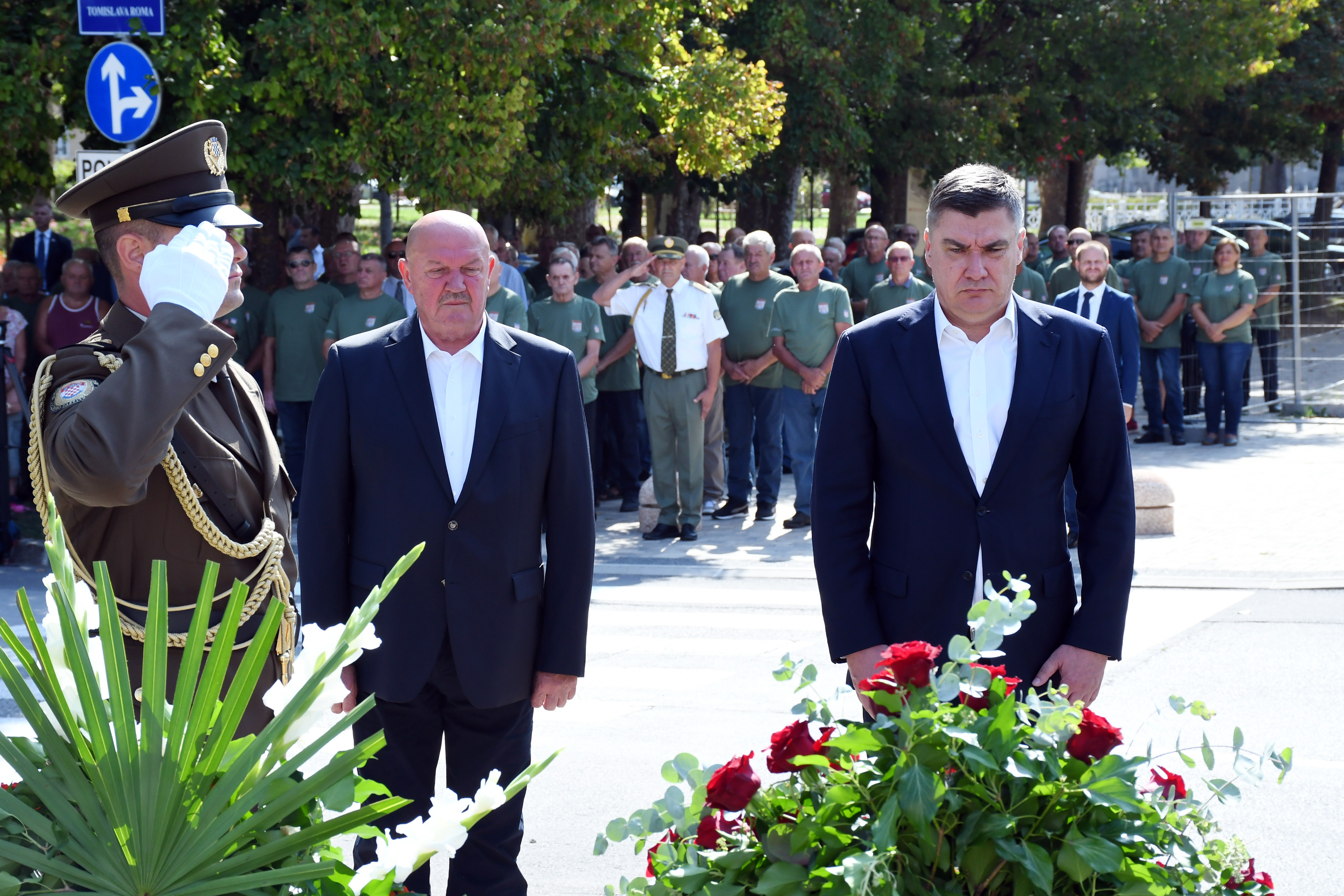 Glina: Predsjednik Milanović položio vijenac za nestale i poginule branitelje i civile u Domovinskom ratu